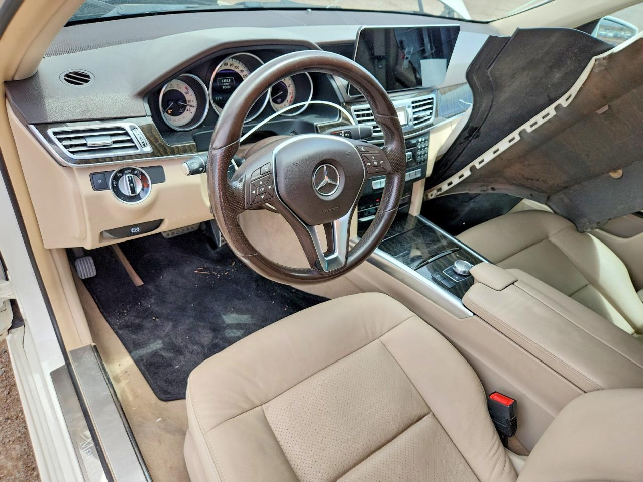 2015 Mercedes-benz E 350 Белый vin: WDDHF5KB1FB111687