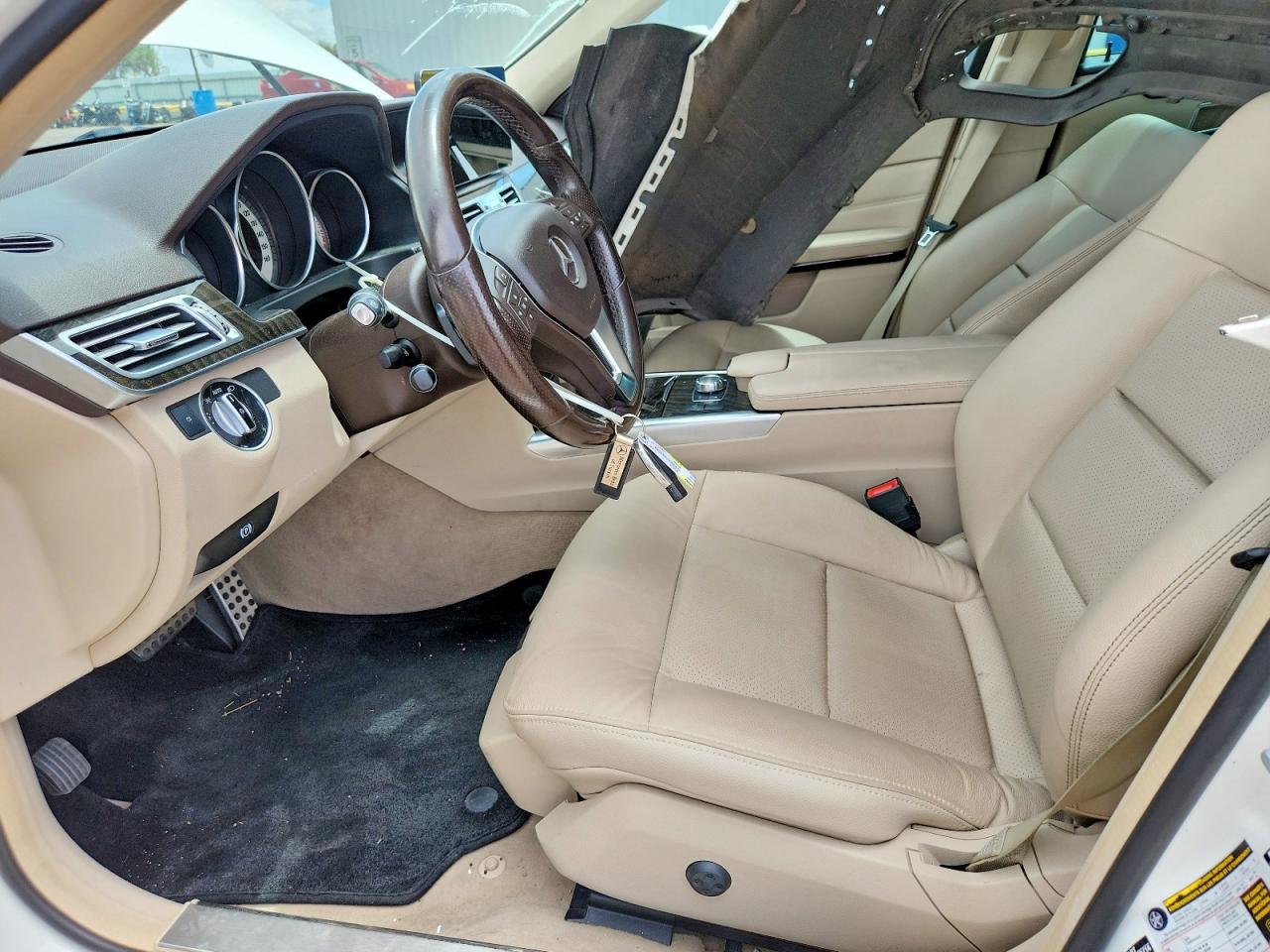 2015 Mercedes-benz E 350 Белый vin: WDDHF5KB1FB111687