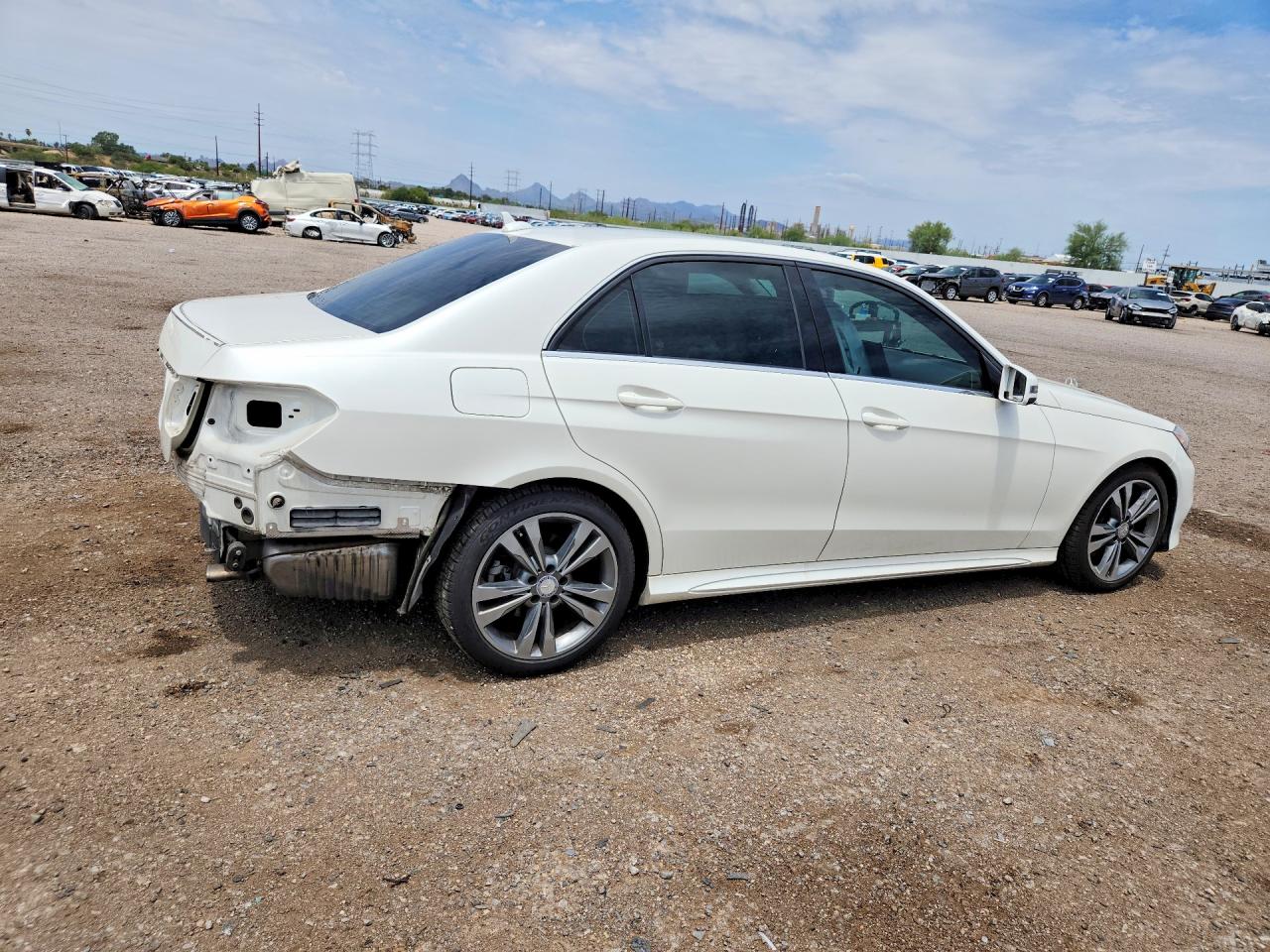 2015 Mercedes-benz E 350 Белый vin: WDDHF5KB1FB111687