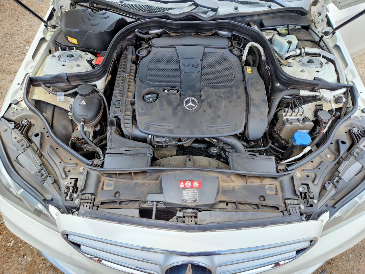 2015 Mercedes-benz E 350 Белый vin: WDDHF5KB1FB111687
