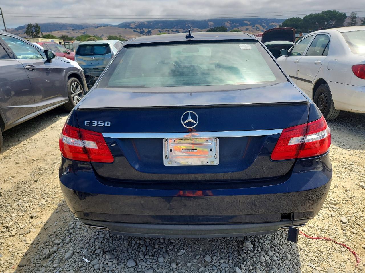 2013 Mercedes-benz E 350 Blue vin: WDDHF5KB2DA705708