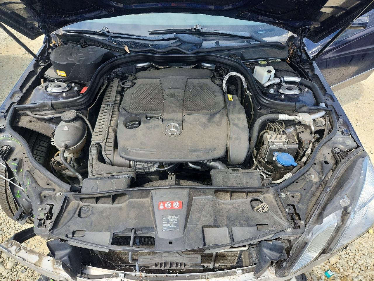 2013 Mercedes-benz E 350 Blue vin: WDDHF5KB2DA705708