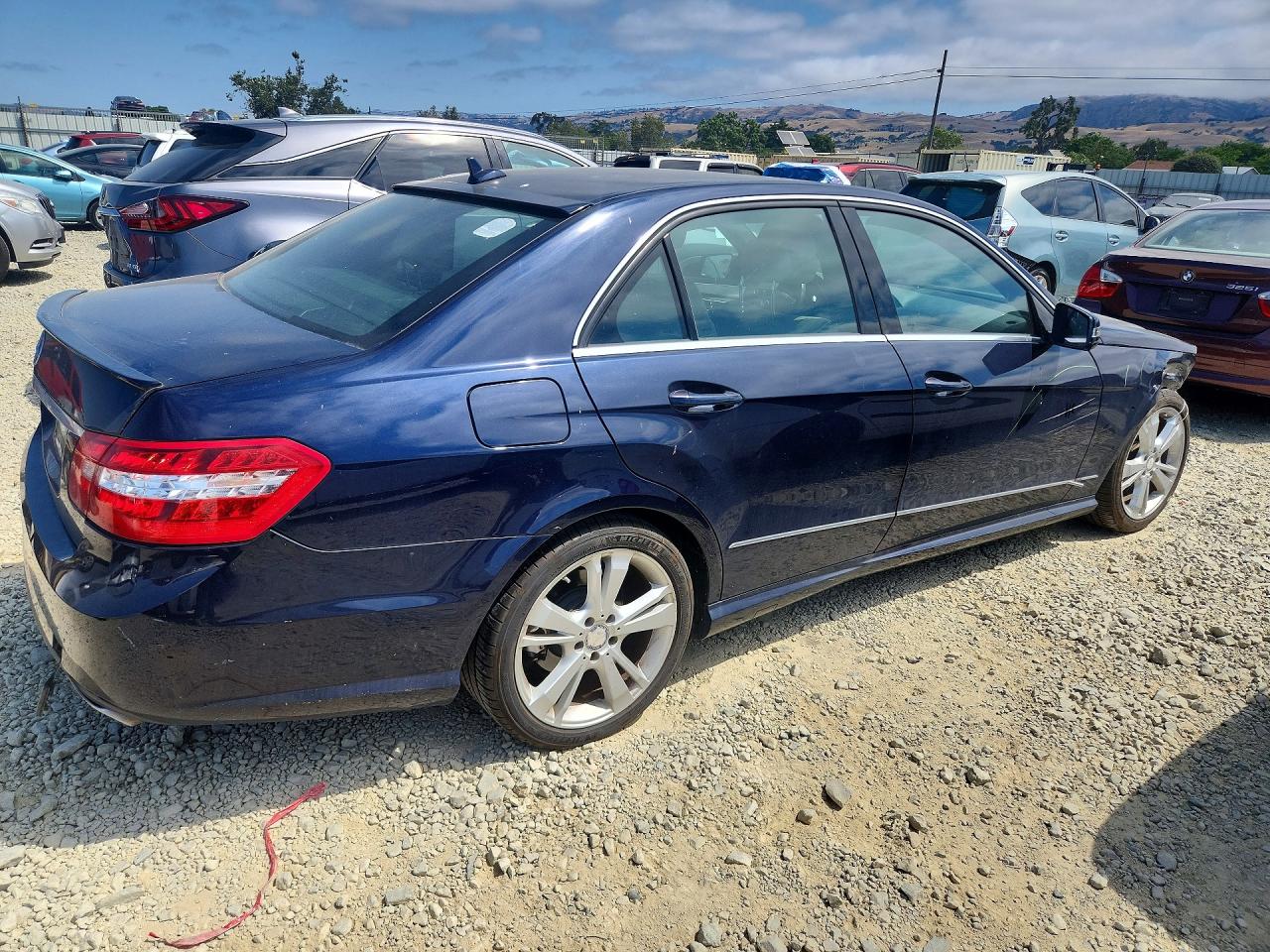 2013 Mercedes-benz E 350 Blue vin: WDDHF5KB2DA705708