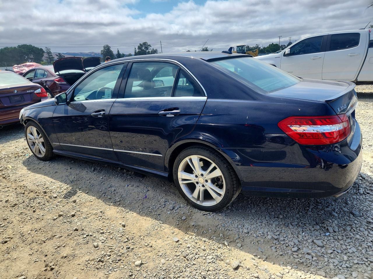 2013 Mercedes-benz E 350 Blue vin: WDDHF5KB2DA705708
