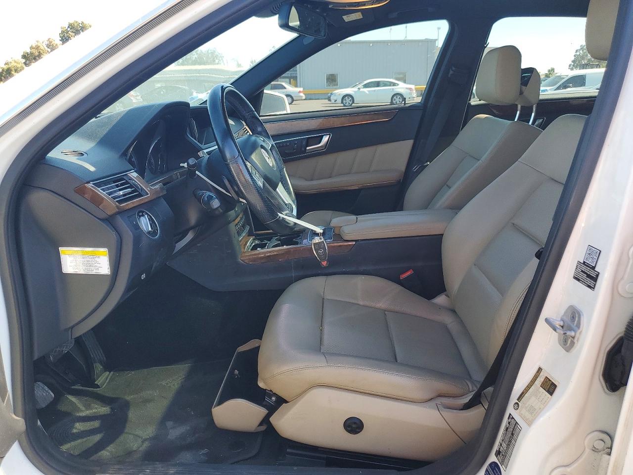 2013 Mercedes-benz E 350 White vin: WDDHF5KB2DA761969