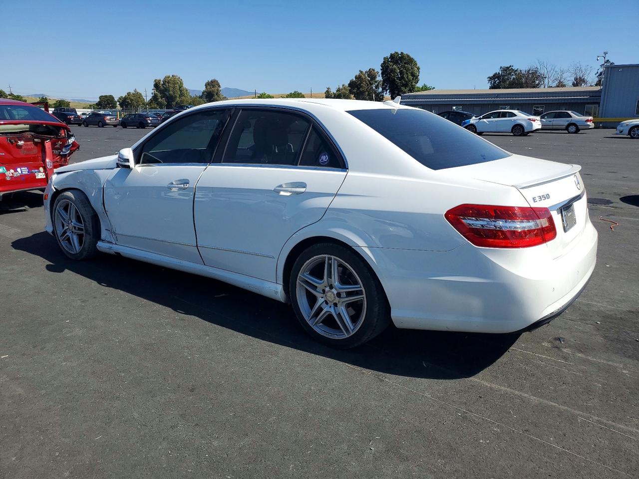 2013 Mercedes-benz E 350 White vin: WDDHF5KB2DA761969