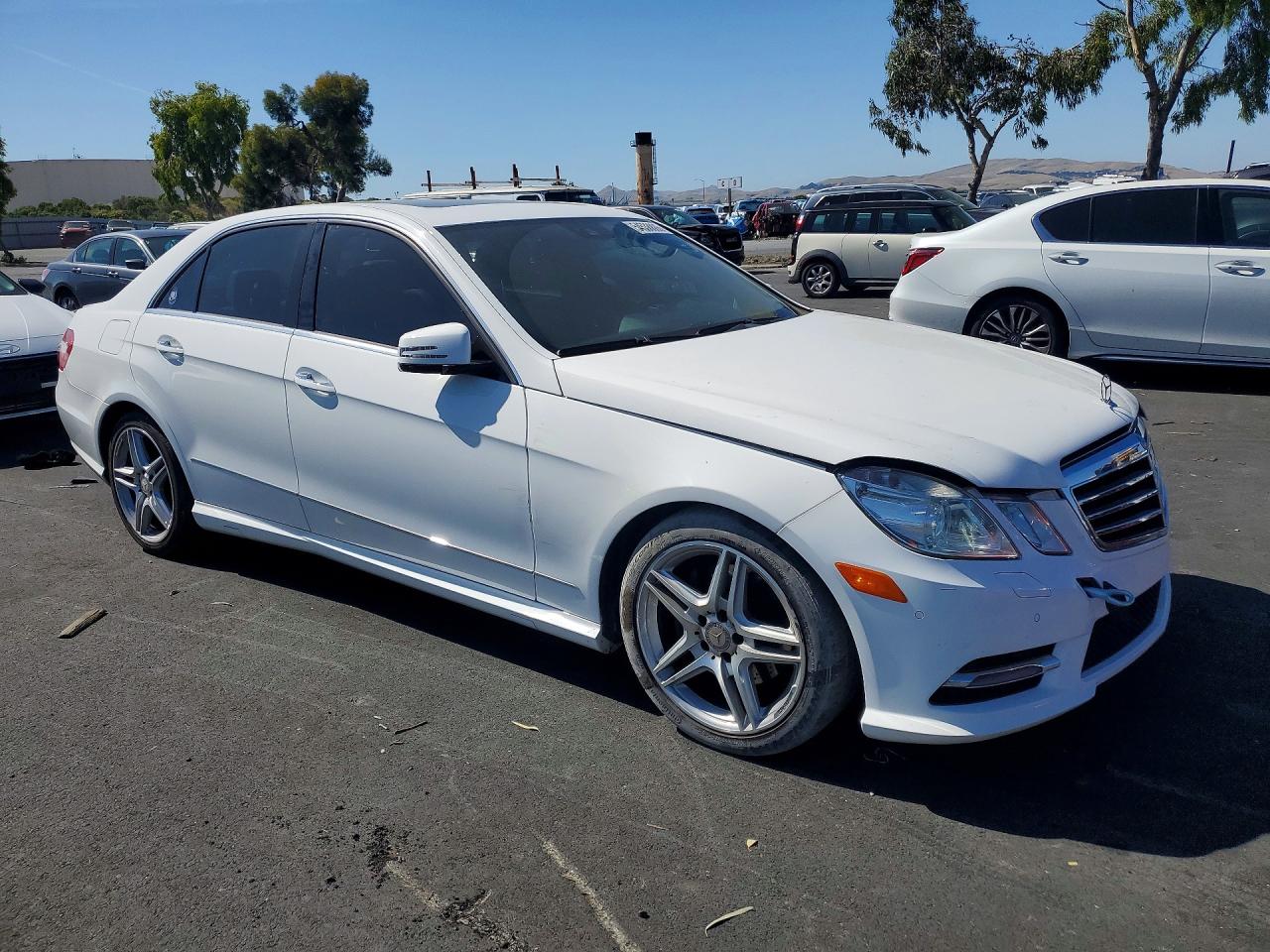 2013 Mercedes-benz E 350 White vin: WDDHF5KB2DA761969