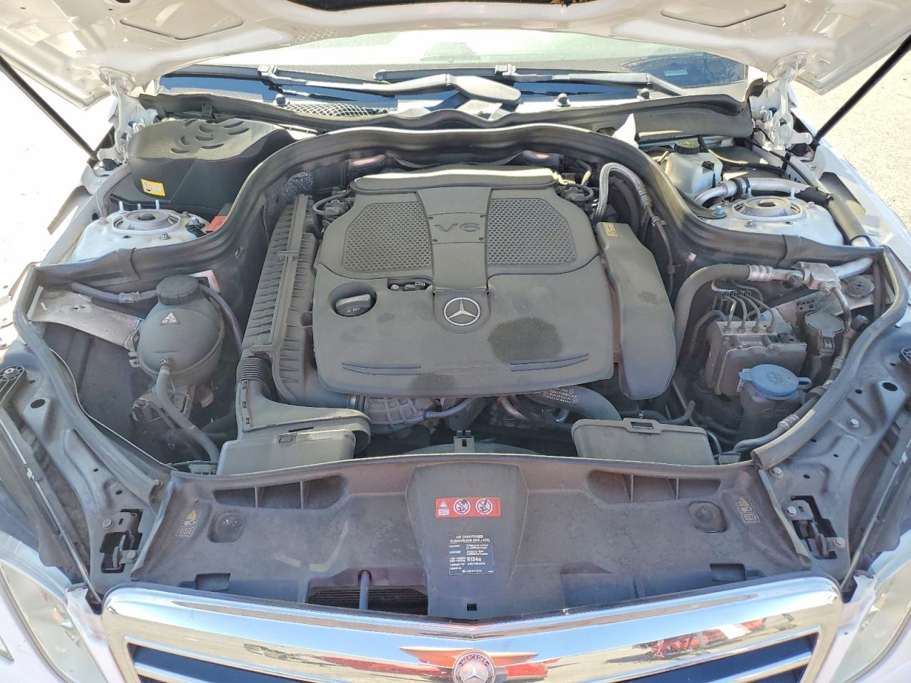 2013 Mercedes-benz E 350 White vin: WDDHF5KB2DA761969