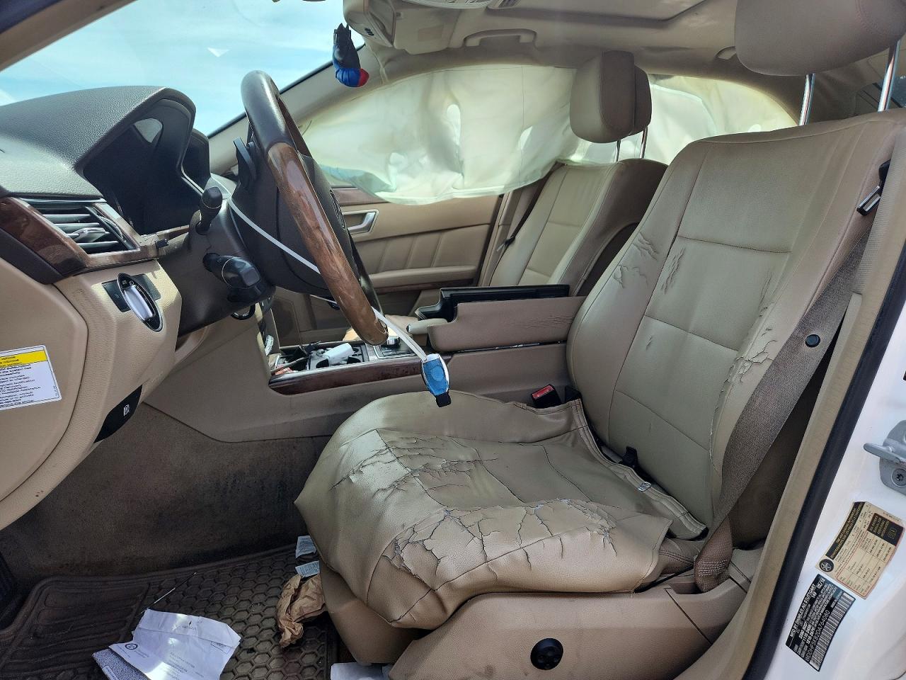 2013 Mercedes-benz E 350 White vin: WDDHF5KB2DA764080