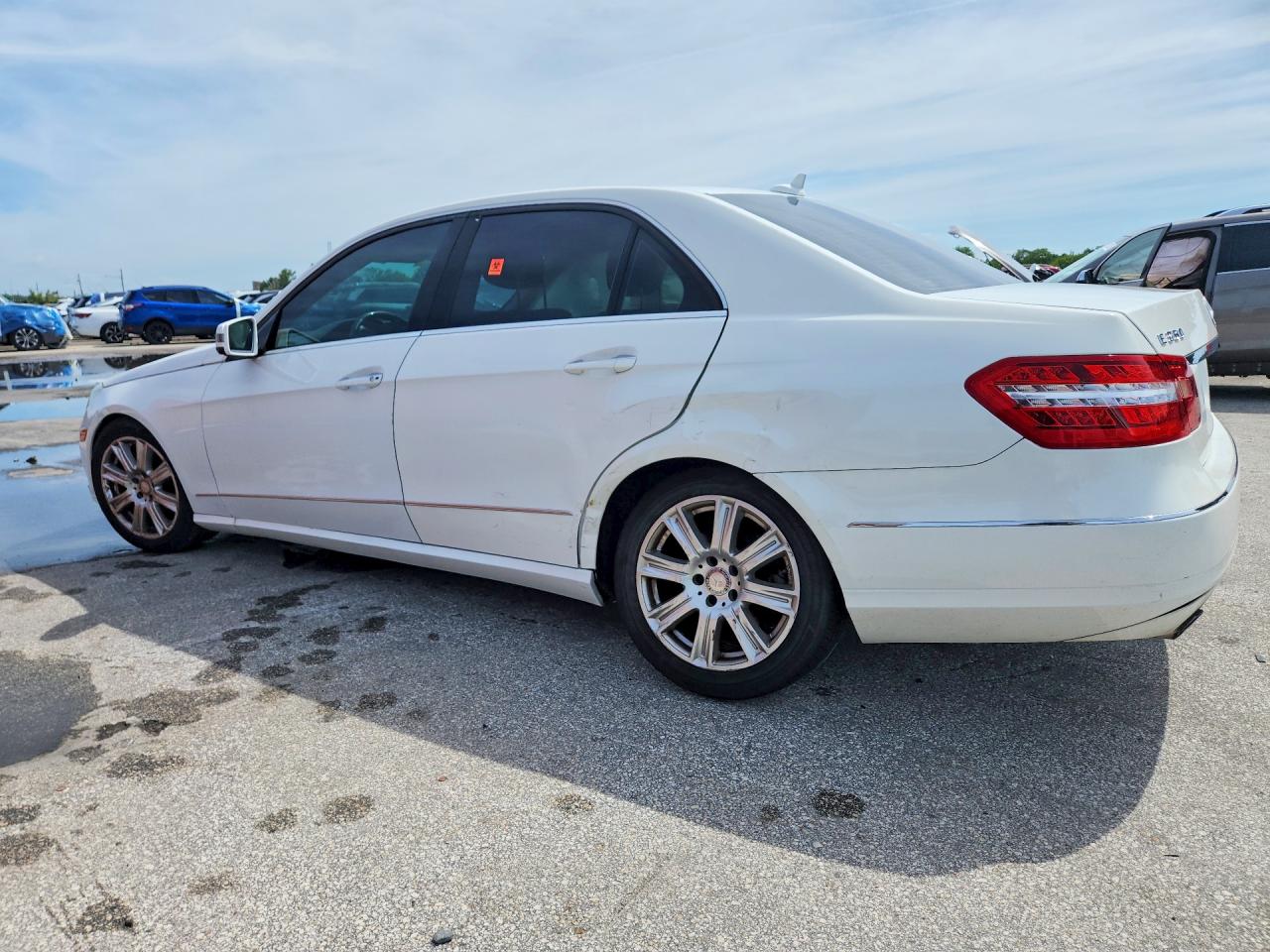 2013 Mercedes-benz E 350 White vin: WDDHF5KB2DA764080