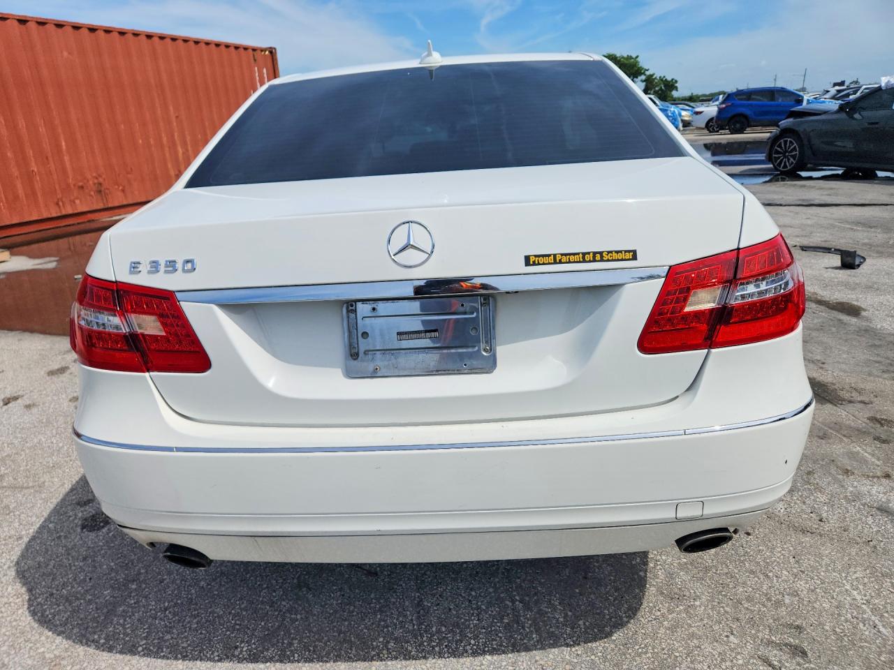 2013 Mercedes-benz E 350 White vin: WDDHF5KB2DA764080