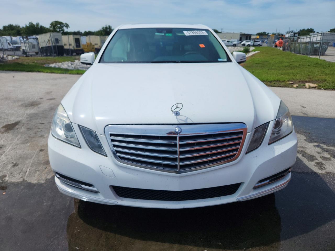 2013 Mercedes-benz E 350 White vin: WDDHF5KB2DA764080