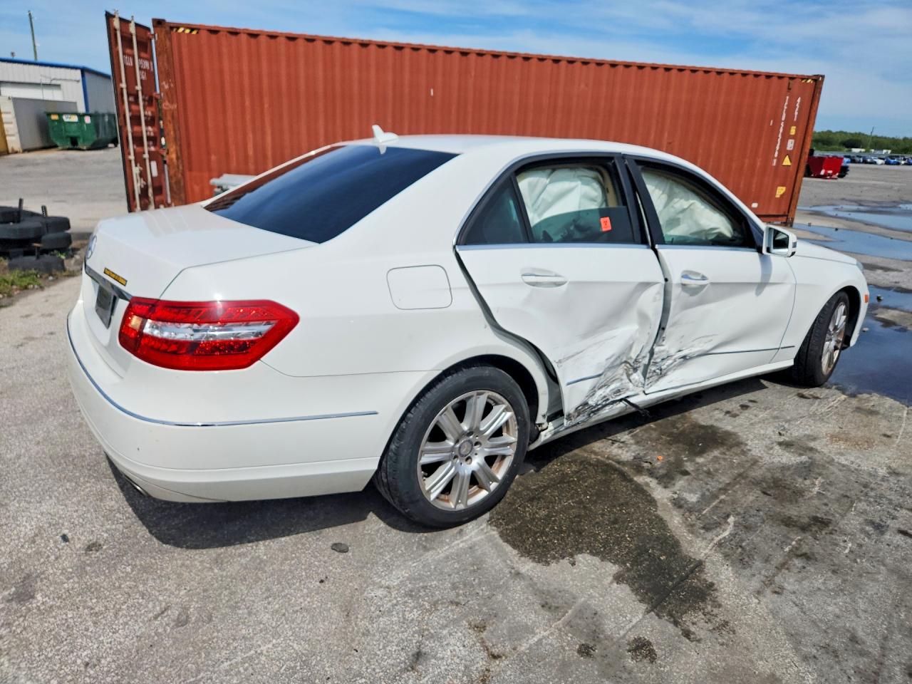 2013 Mercedes-benz E 350 White vin: WDDHF5KB2DA764080