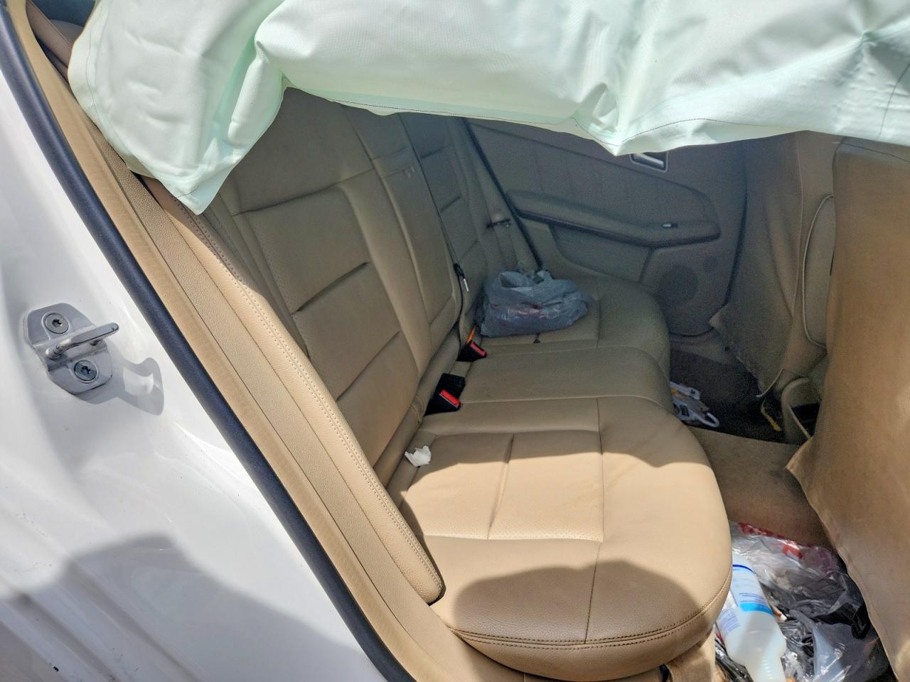 2013 Mercedes-benz E 350 White vin: WDDHF5KB2DA764080