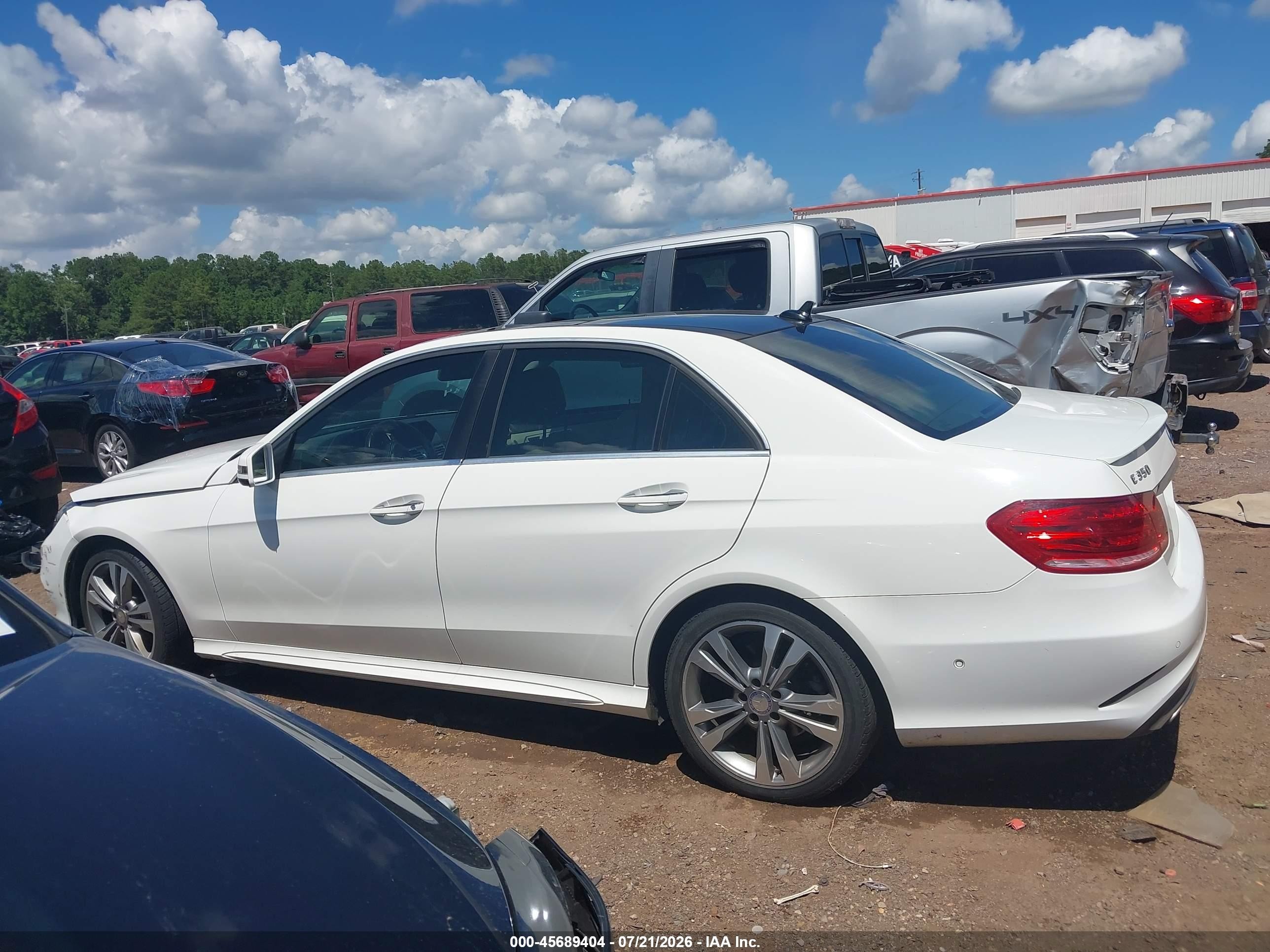 2014 Mercedes-benz E 350 Белый vin: WDDHF5KB2EA787084