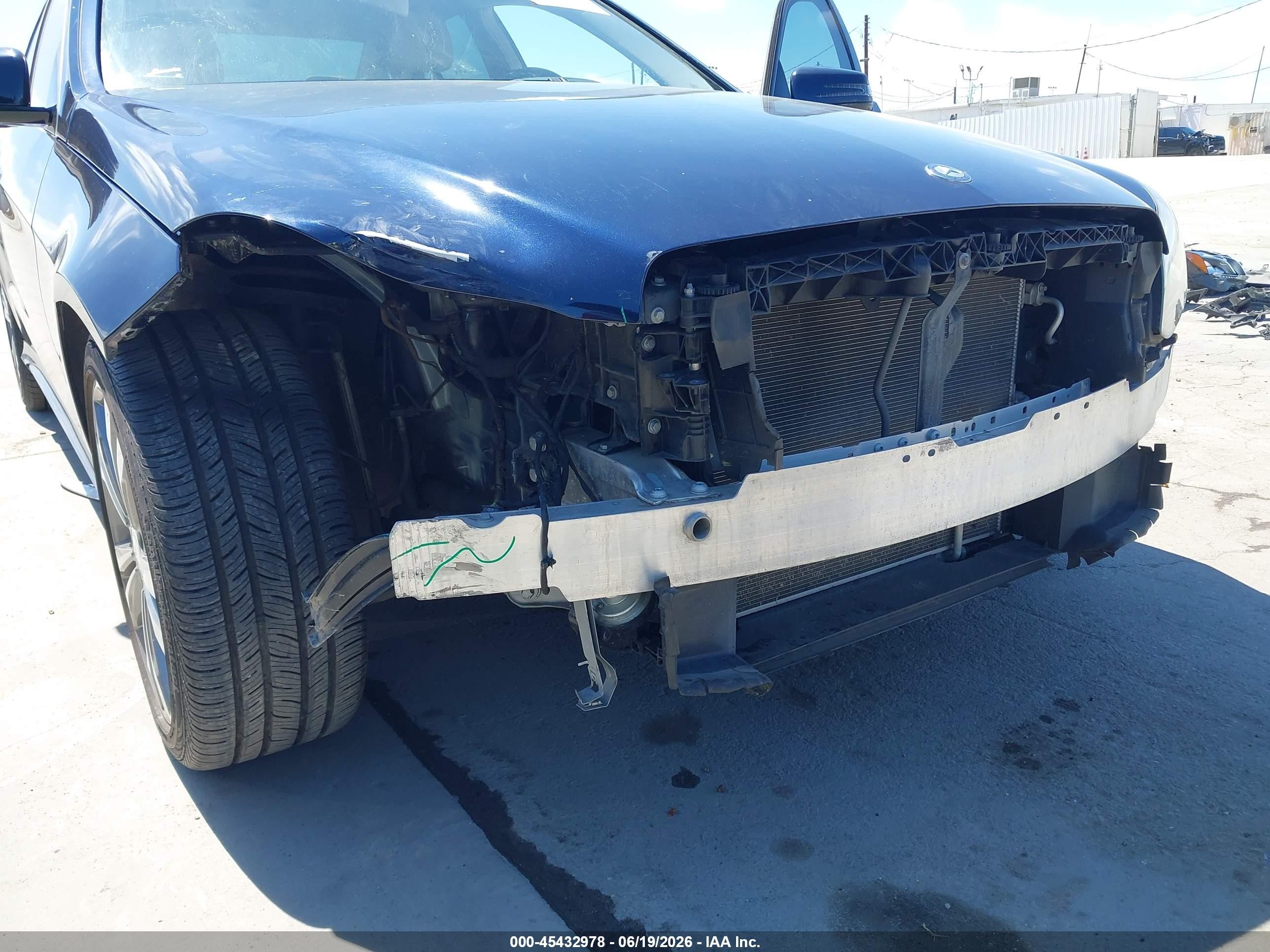 2014 Mercedes-benz E 350   Blue vin: WDDHF5KB2EA810217