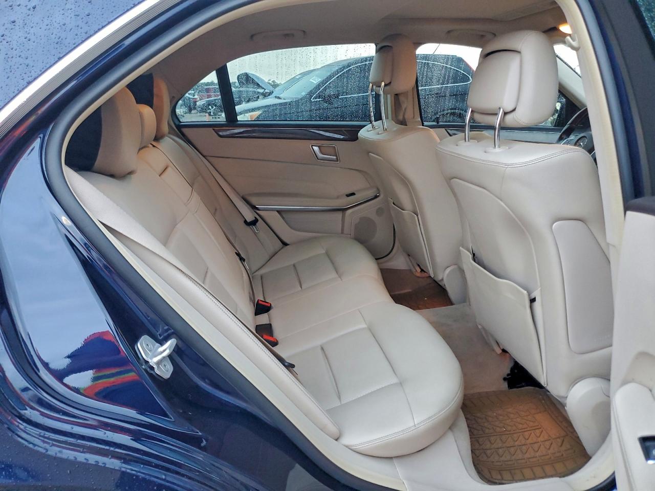 2014 Mercedes-benz E 350 Blue vin: WDDHF5KB2EA893440