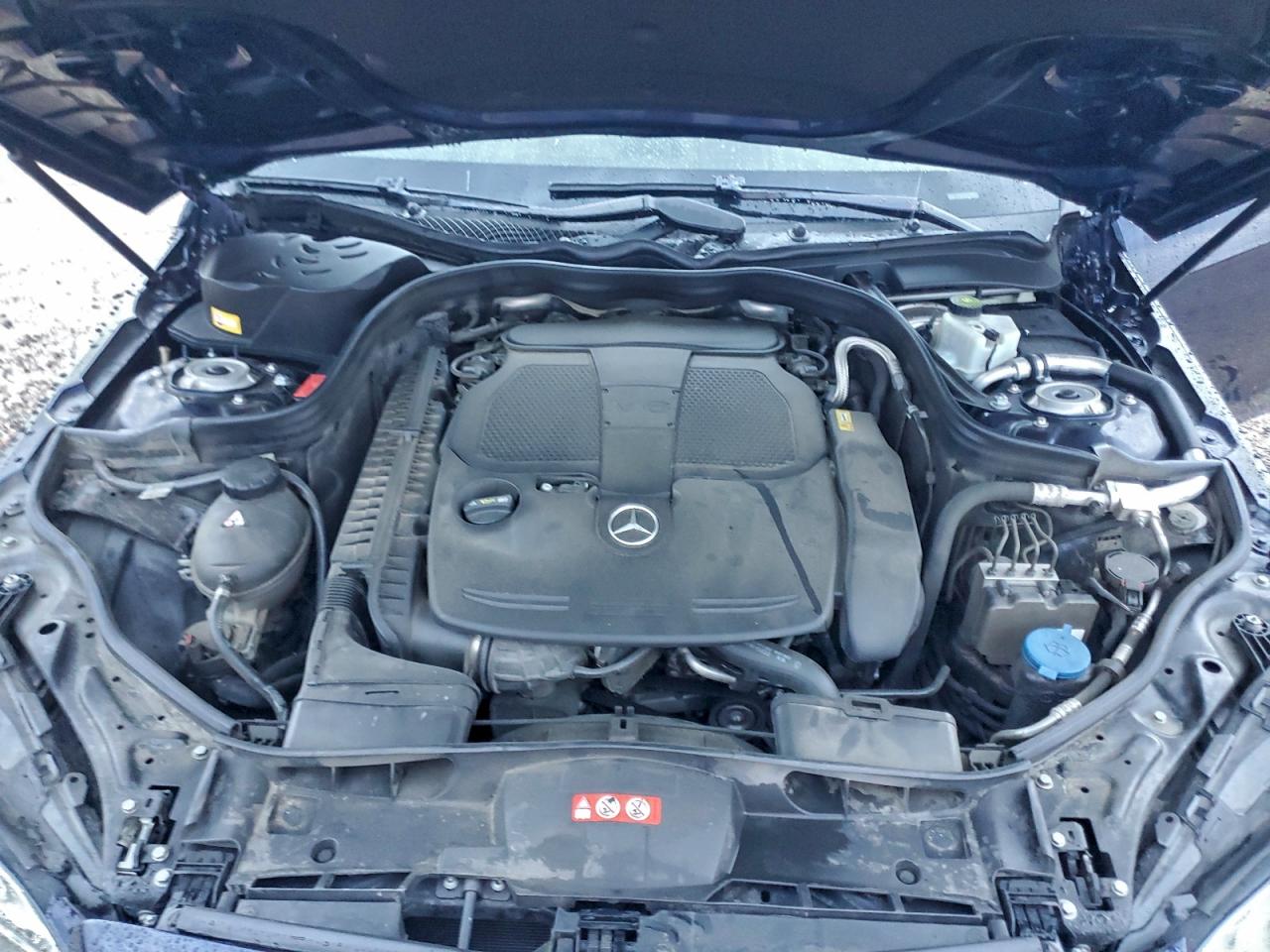 2014 Mercedes-benz E 350 Blue vin: WDDHF5KB2EA893440