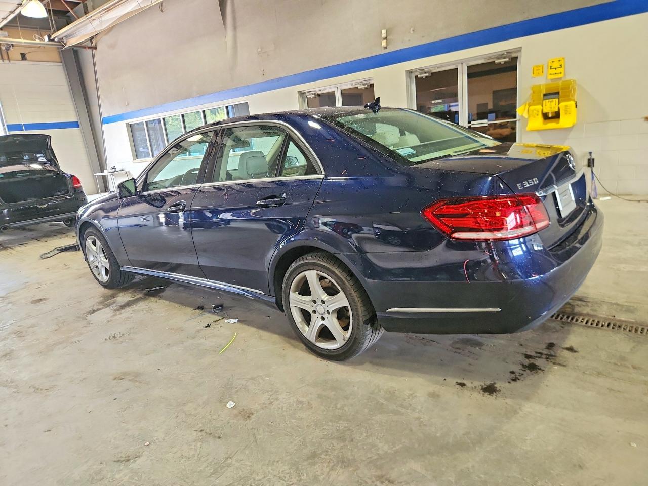 2014 Mercedes-benz E 350 Blue vin: WDDHF5KB2EA963759