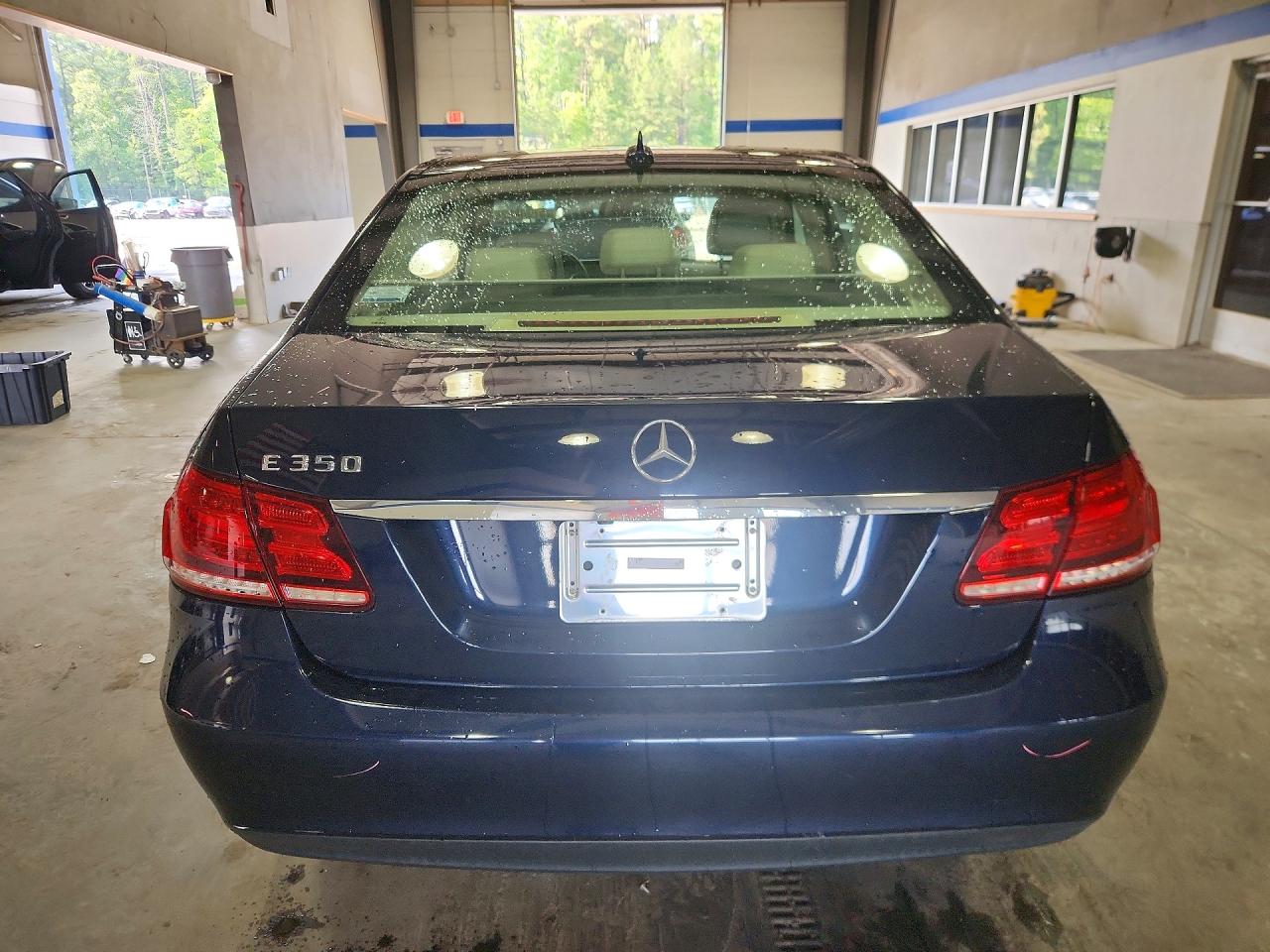 2014 Mercedes-benz E 350 Blue vin: WDDHF5KB2EA963759