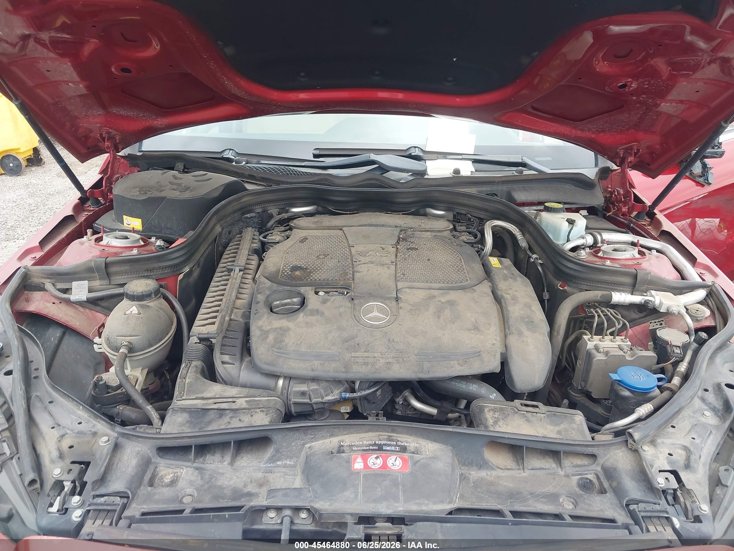 2014 Mercedes-benz E 350   Red vin: WDDHF5KB2EA966208