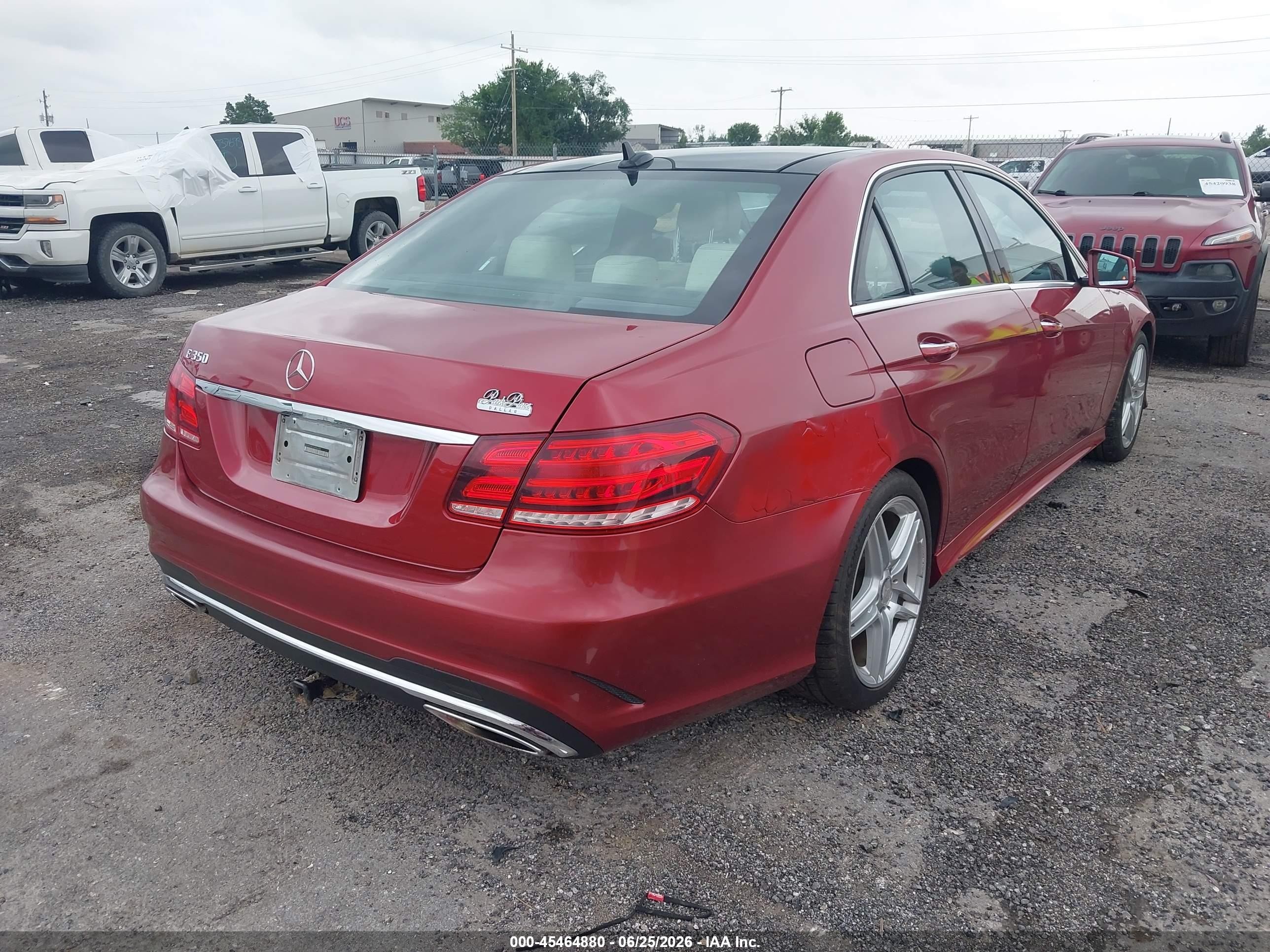 2014 Mercedes-benz E 350   Red vin: WDDHF5KB2EA966208
