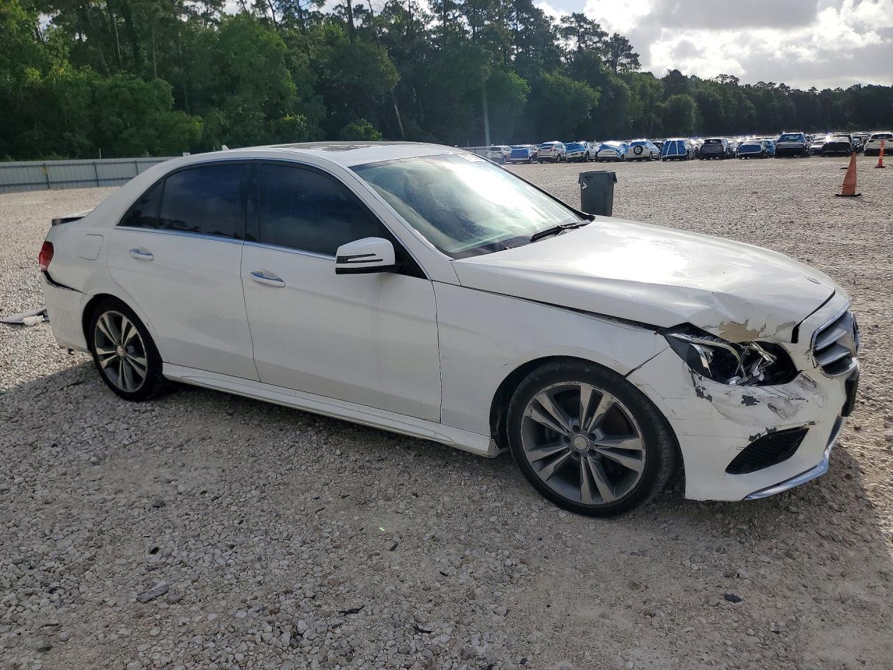 2014 Mercedes-benz E 350 White vin: WDDHF5KB2EA971117