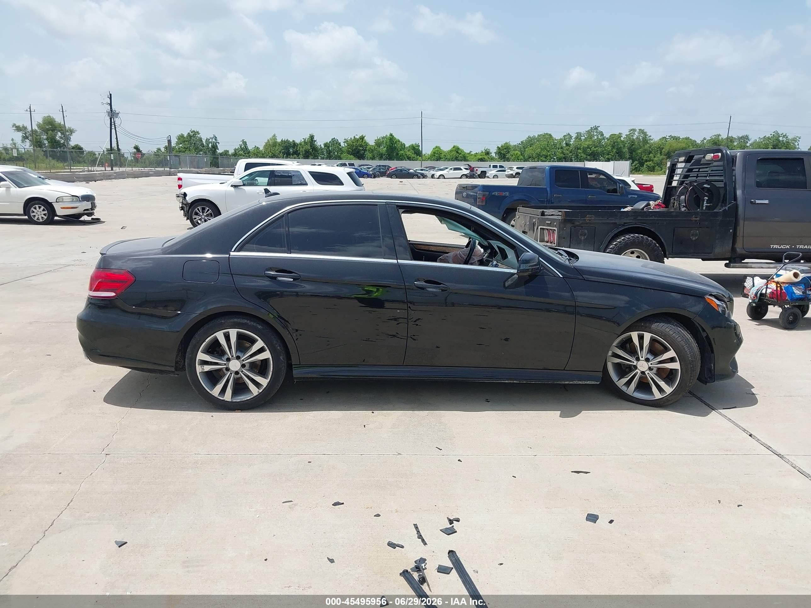 2014 Mercedes-benz E 350   Черный vin: WDDHF5KB2EB015940
