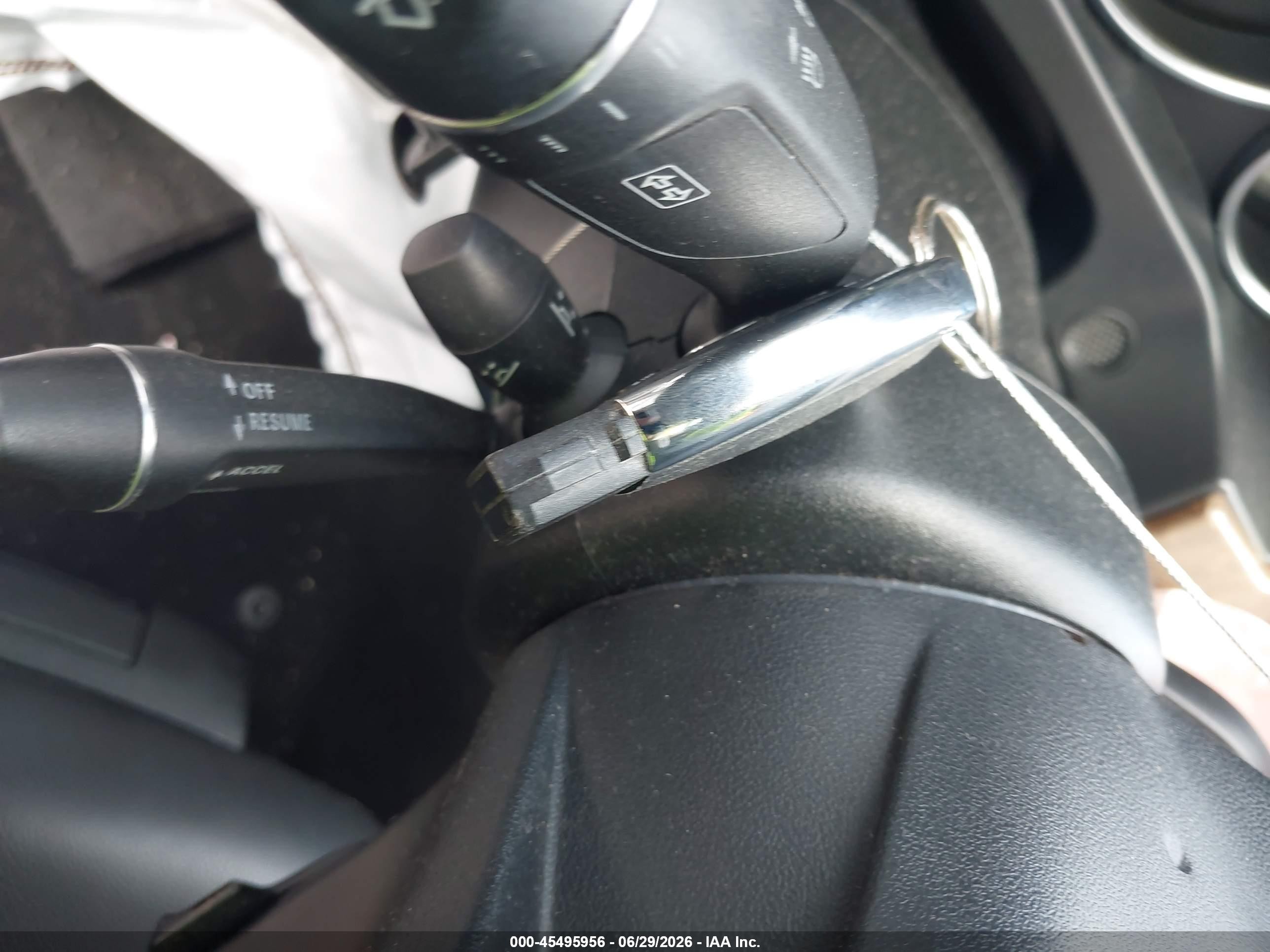 2014 Mercedes-benz E 350   Черный vin: WDDHF5KB2EB015940