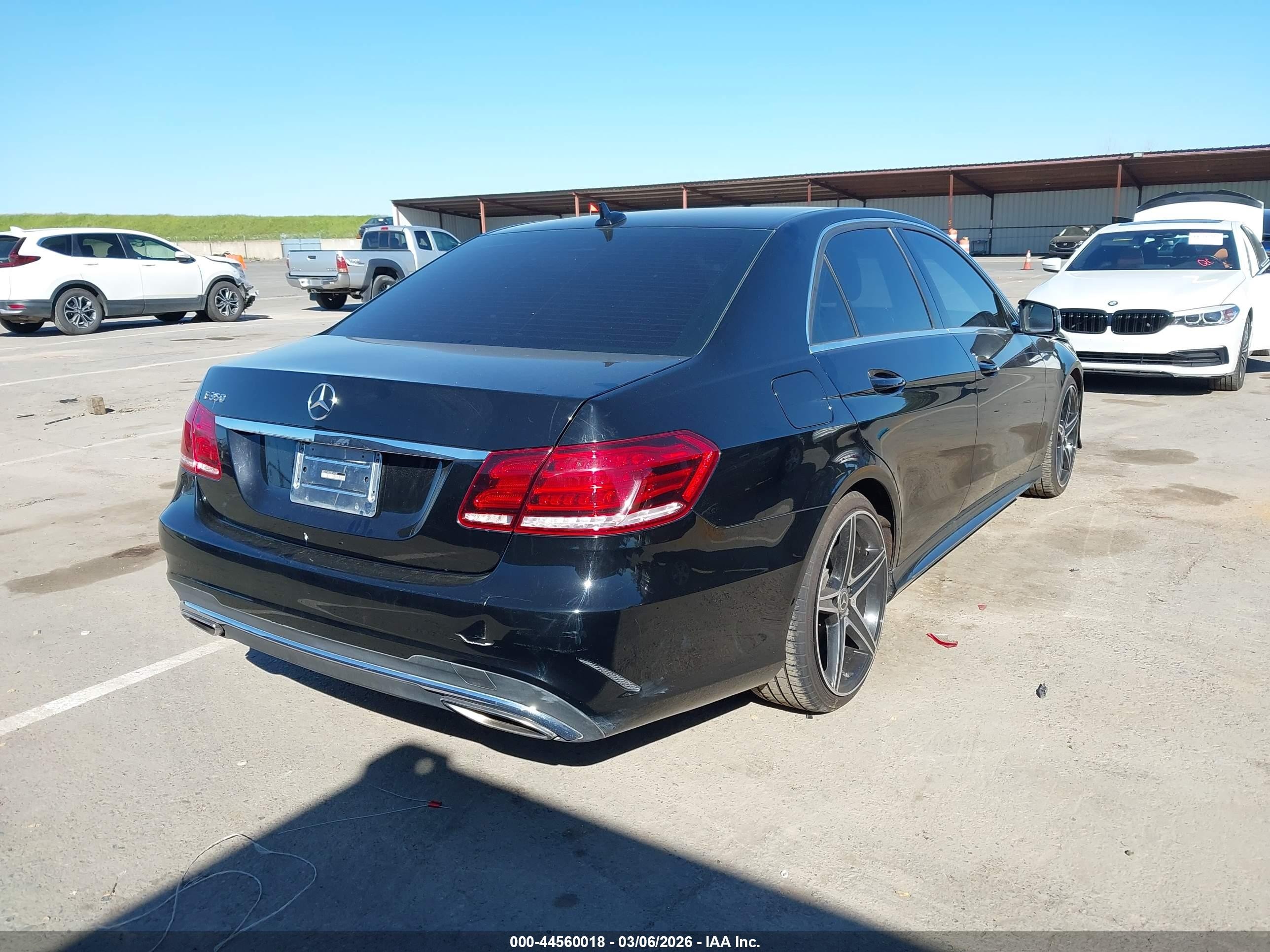 2014 Mercedes-benz E 350   Черный vin: WDDHF5KB2EB024928