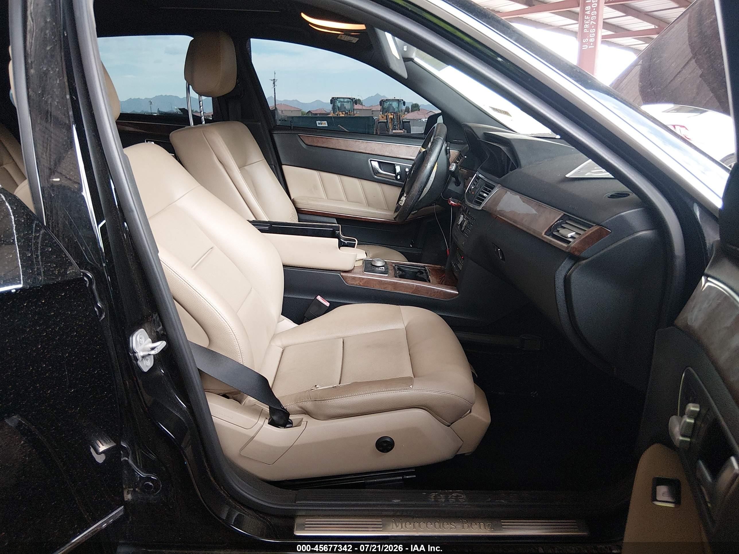 2012 Mercedes-benz E 350   Черный vin: WDDHF5KB3CA585982