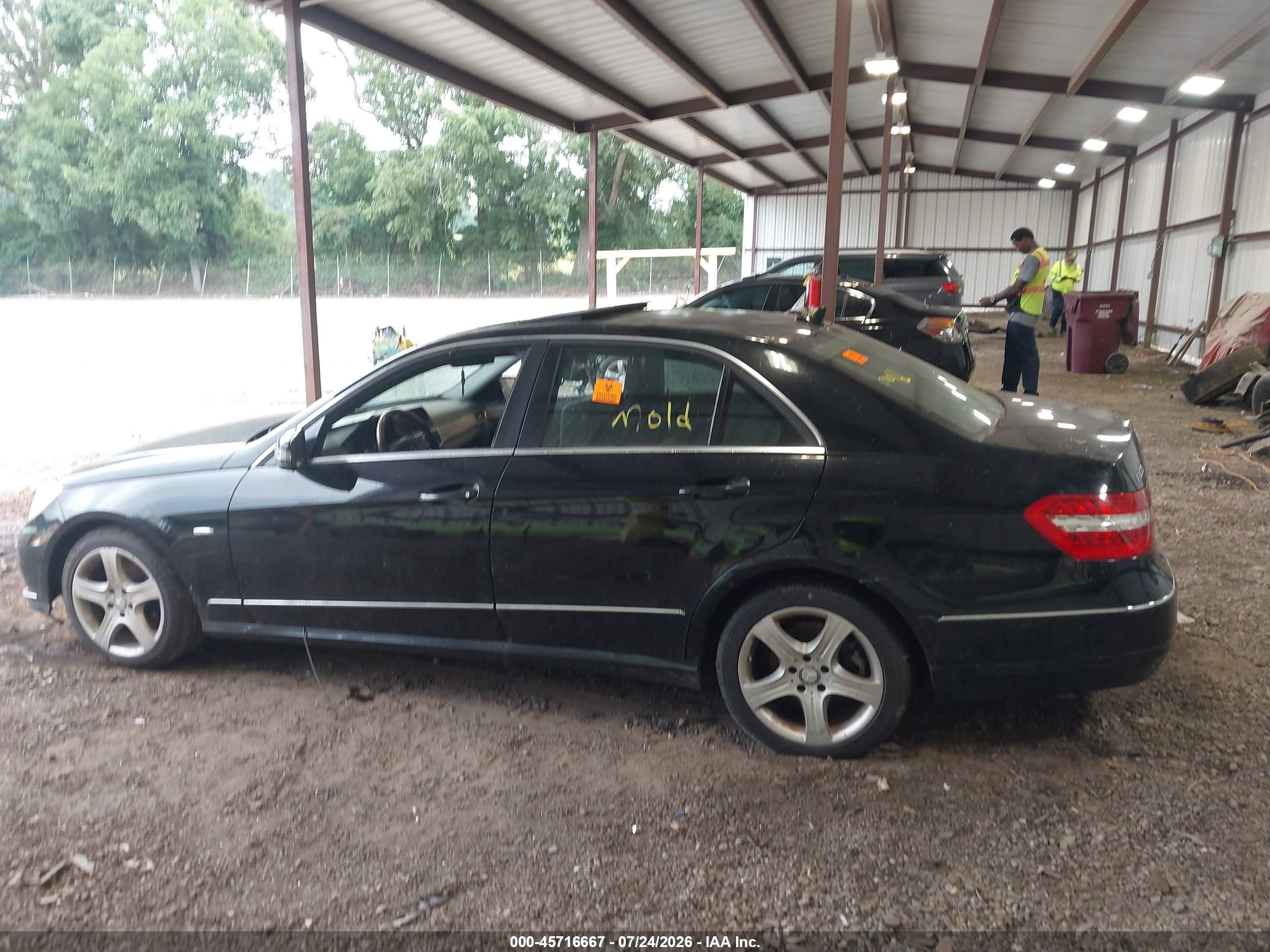 2012 Mercedes-benz E 350   Black vin: WDDHF5KB3CA646411