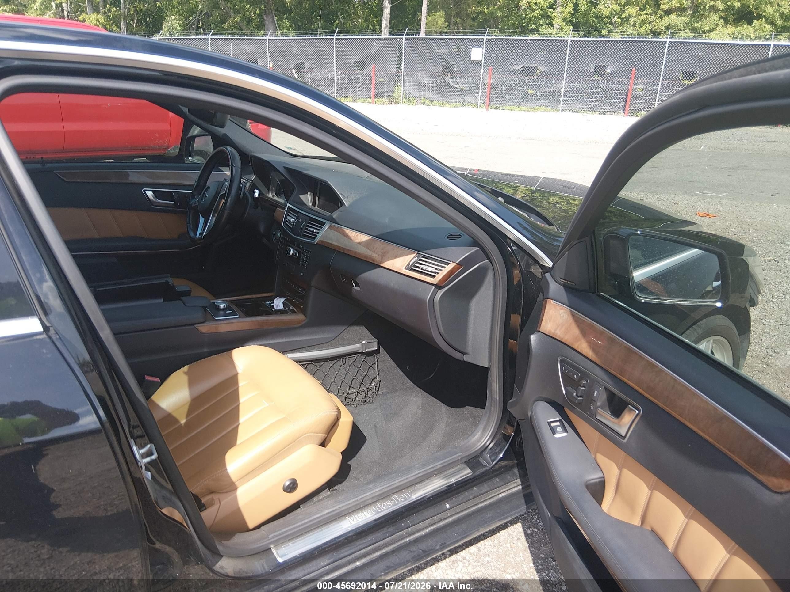 2013 Mercedes-benz E 350   Black vin: WDDHF5KB3DA682293