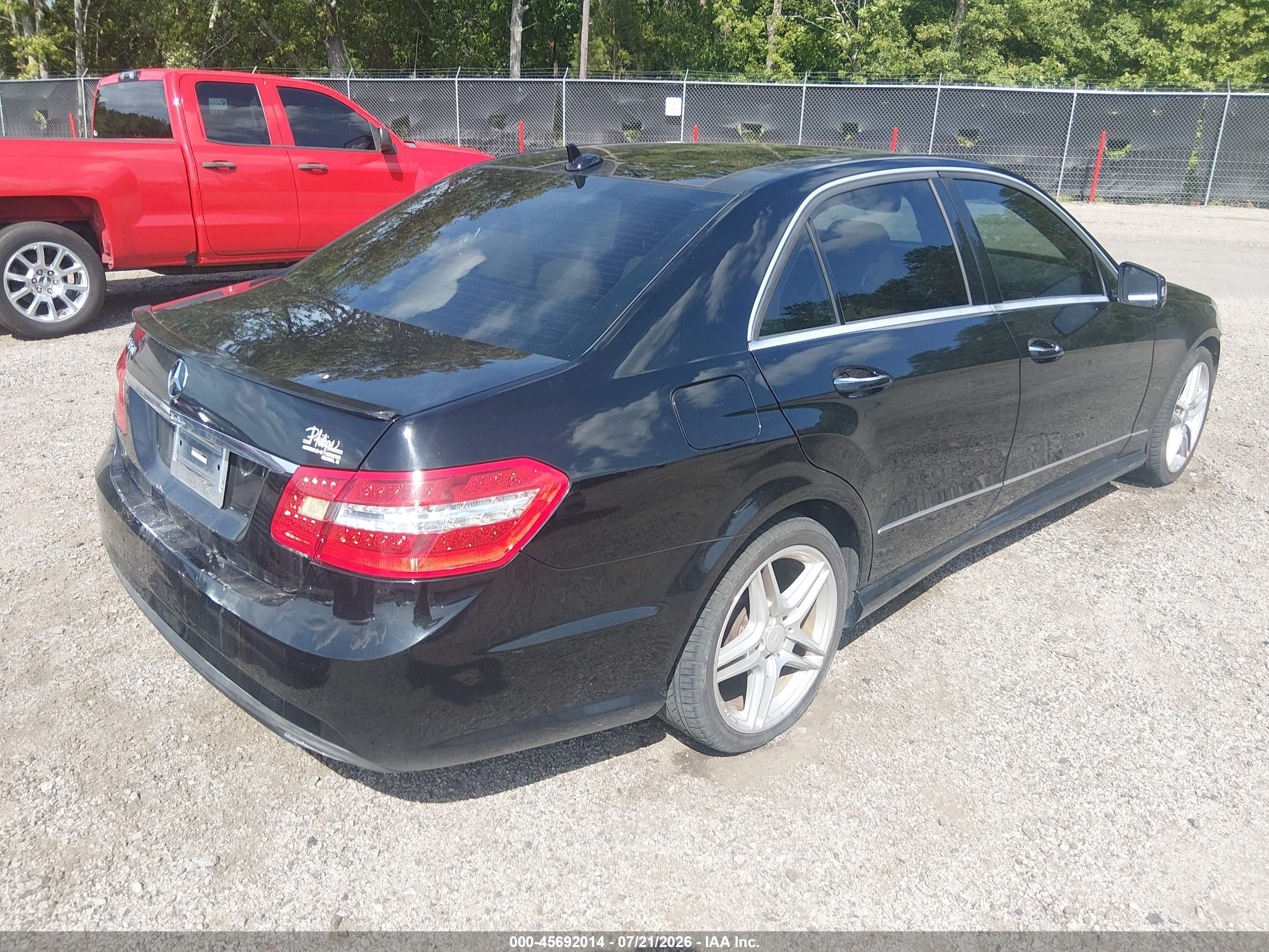 2013 Mercedes-benz E 350   Black vin: WDDHF5KB3DA682293
