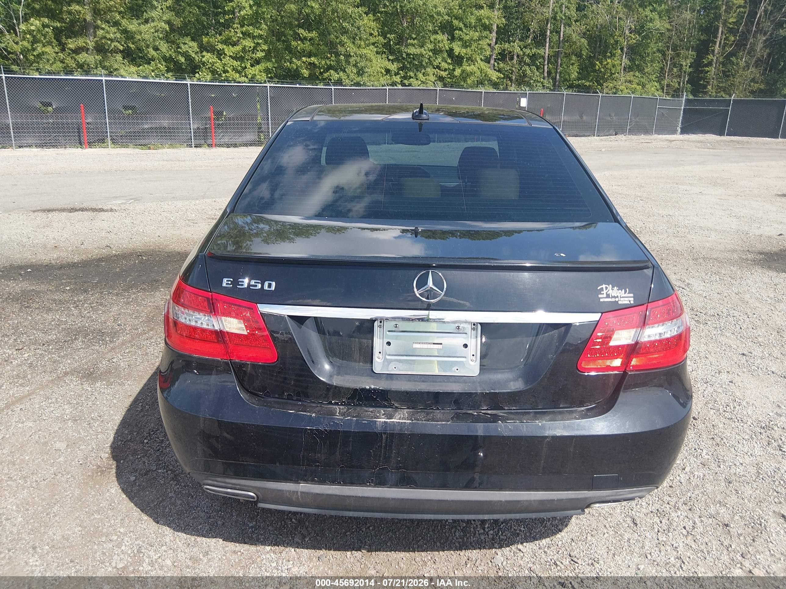 2013 Mercedes-benz E 350   Black vin: WDDHF5KB3DA682293