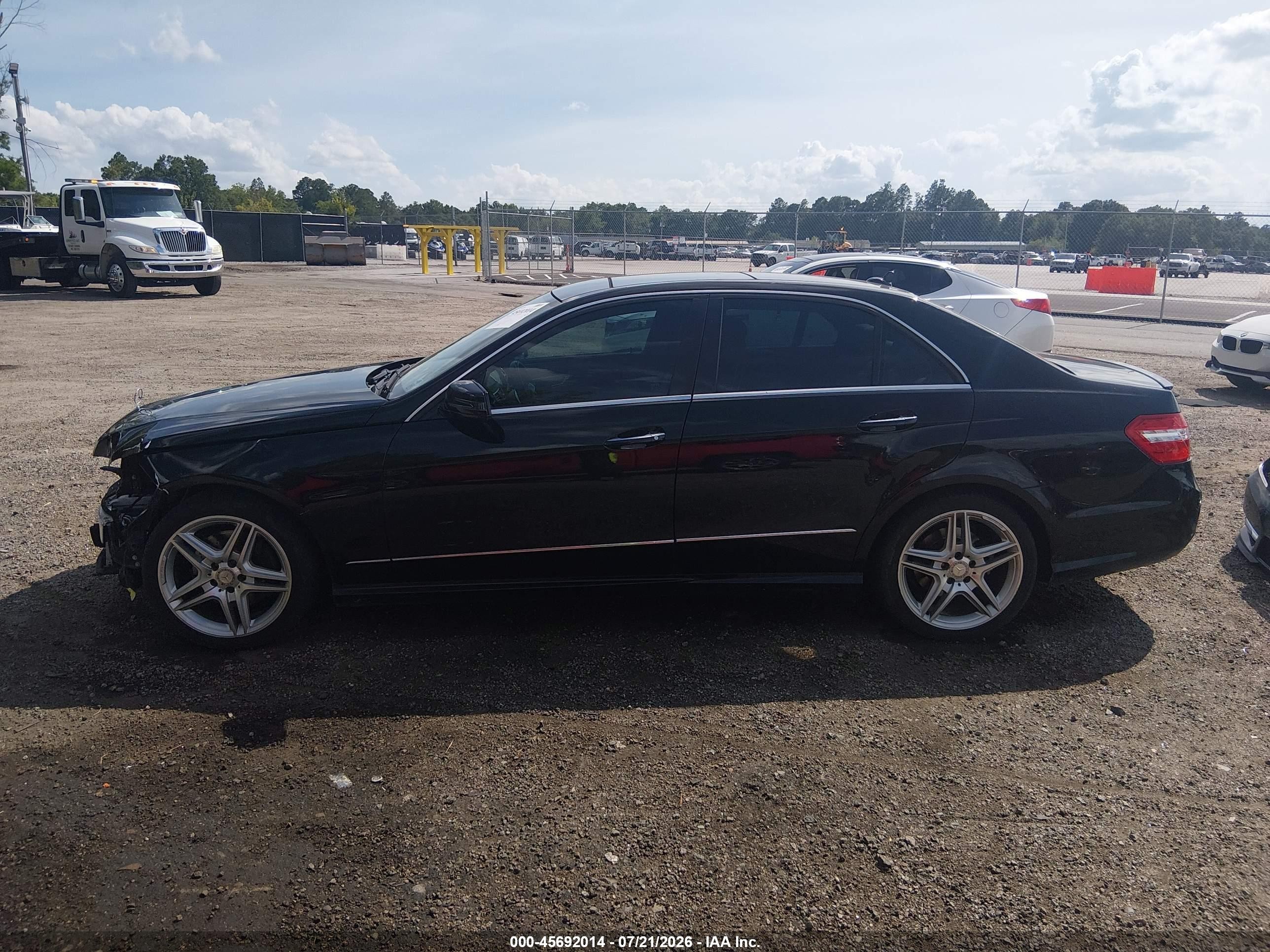 2013 Mercedes-benz E 350   Black vin: WDDHF5KB3DA682293