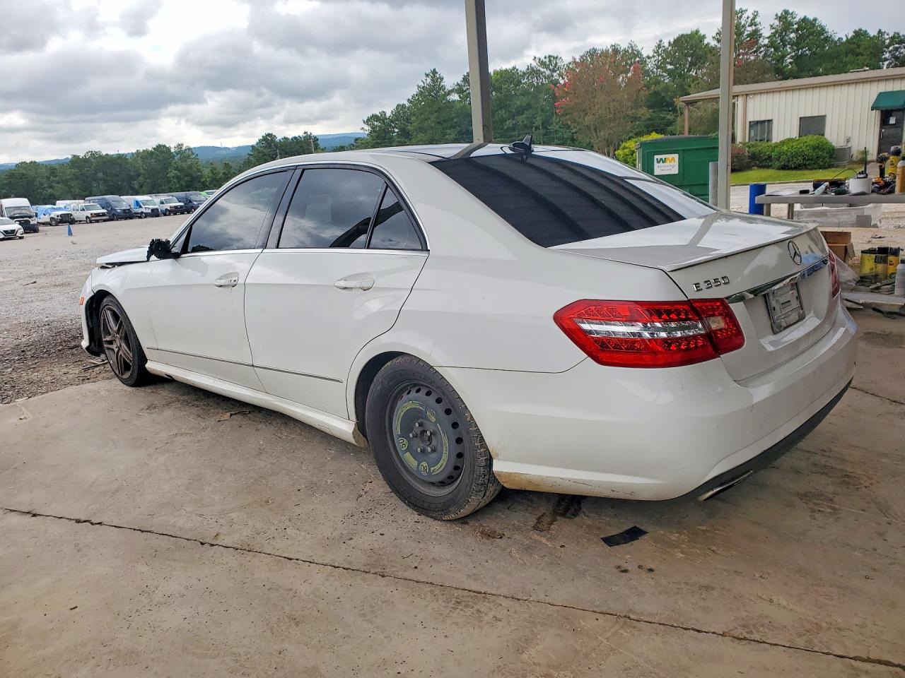 2013 Mercedes-benz E 350 White vin: WDDHF5KB3DA684853