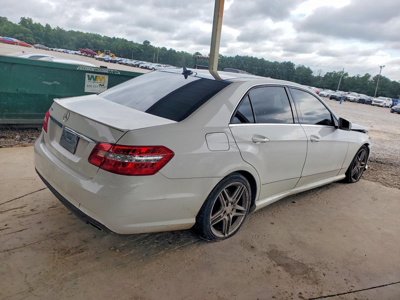 2013 Mercedes-benz E 350 White vin: WDDHF5KB3DA684853
