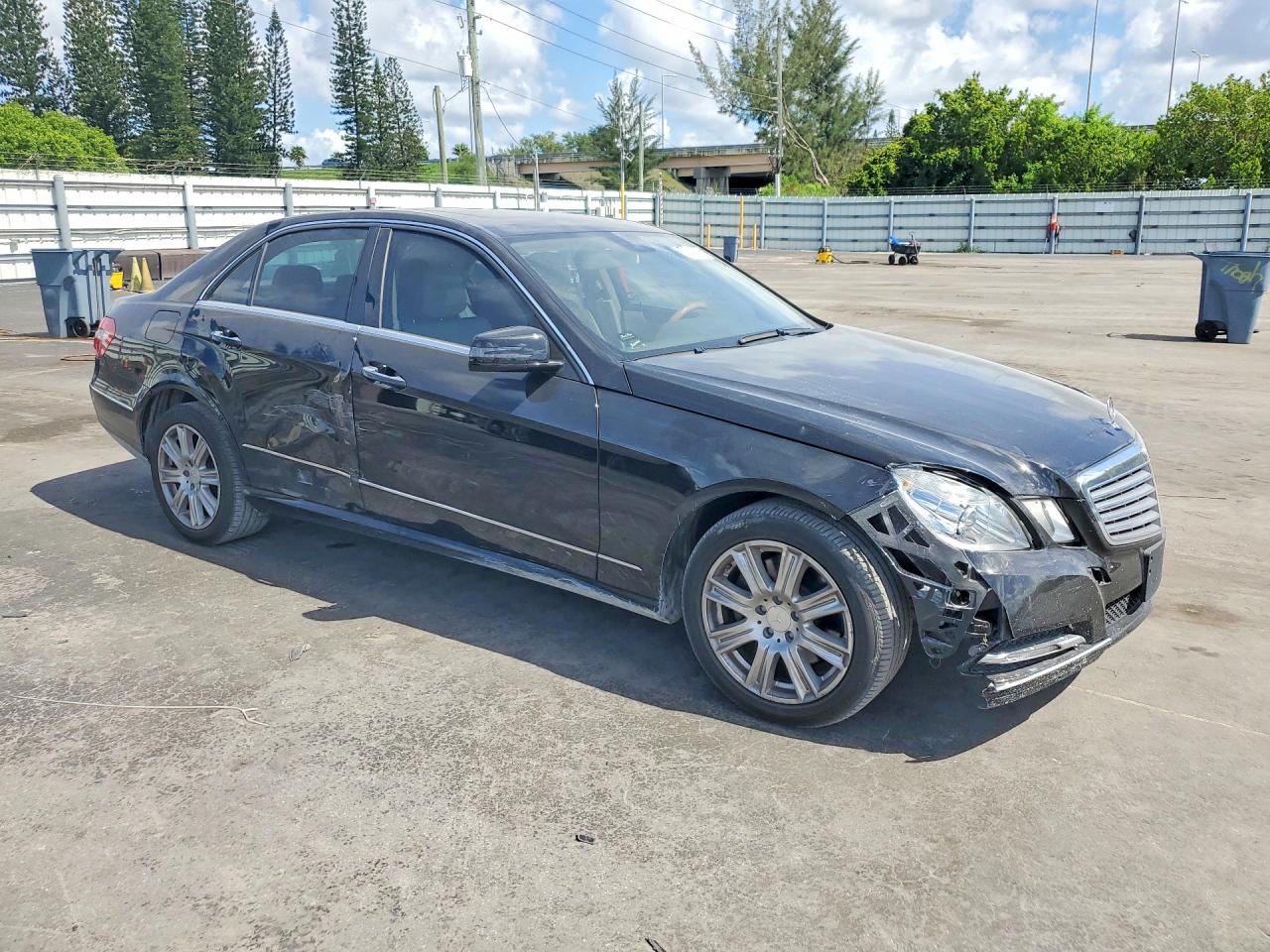 2013 Mercedes-benz E 350 Black vin: WDDHF5KB3DA693195
