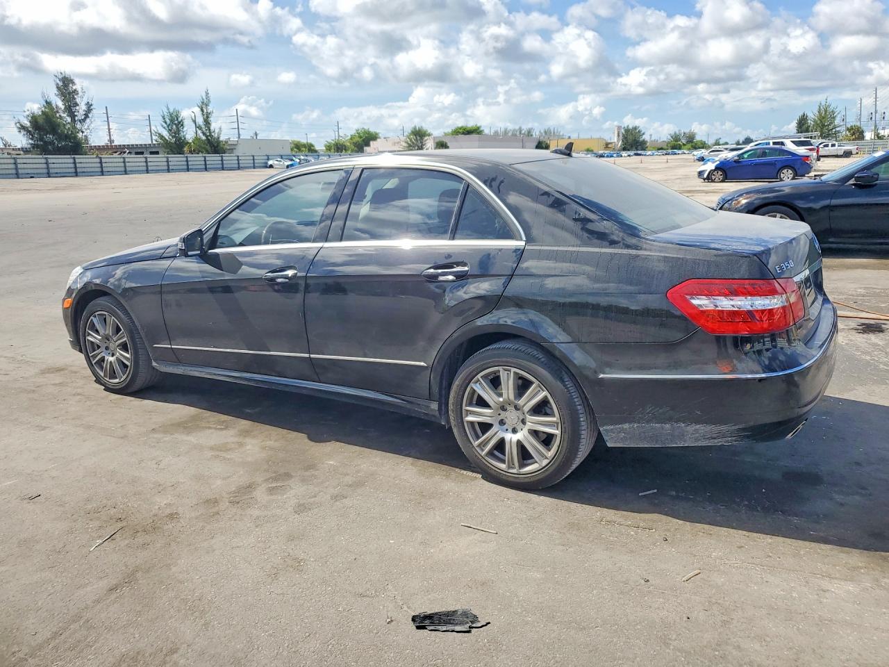 2013 Mercedes-benz E 350 Black vin: WDDHF5KB3DA693195