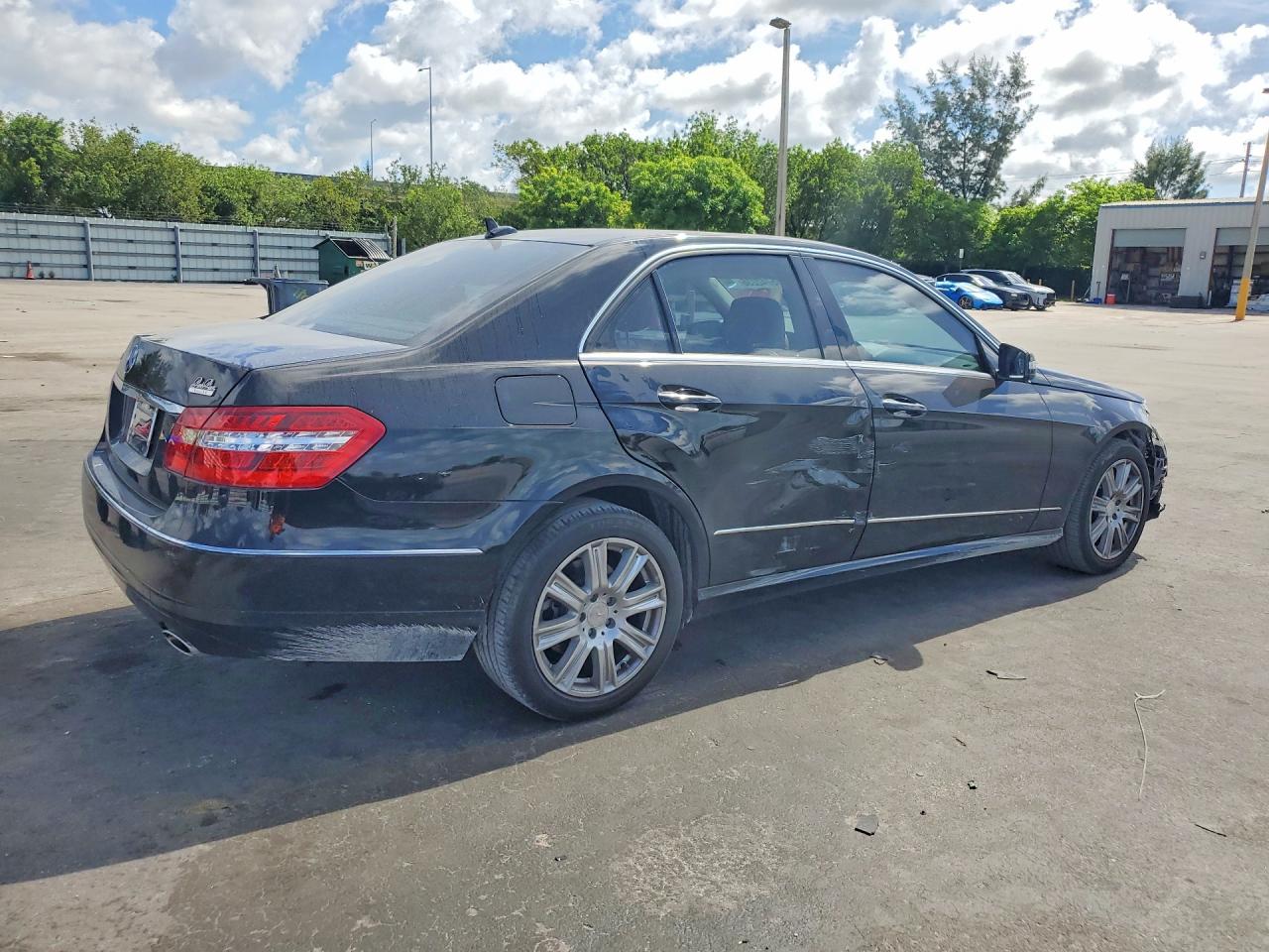 2013 Mercedes-benz E 350 Black vin: WDDHF5KB3DA693195