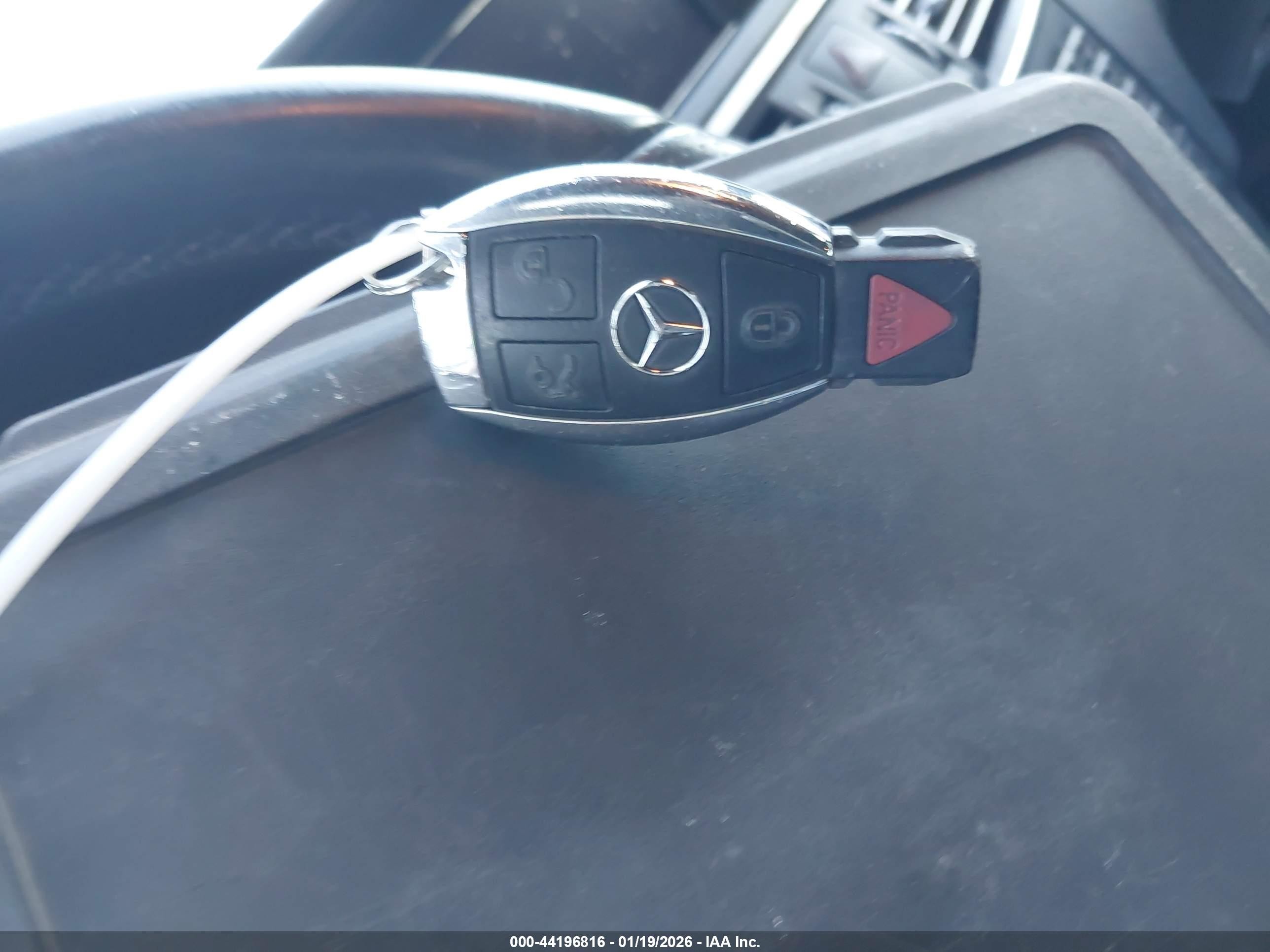 2013 Mercedes-benz E 350 Silver vin: WDDHF5KB3DA723120