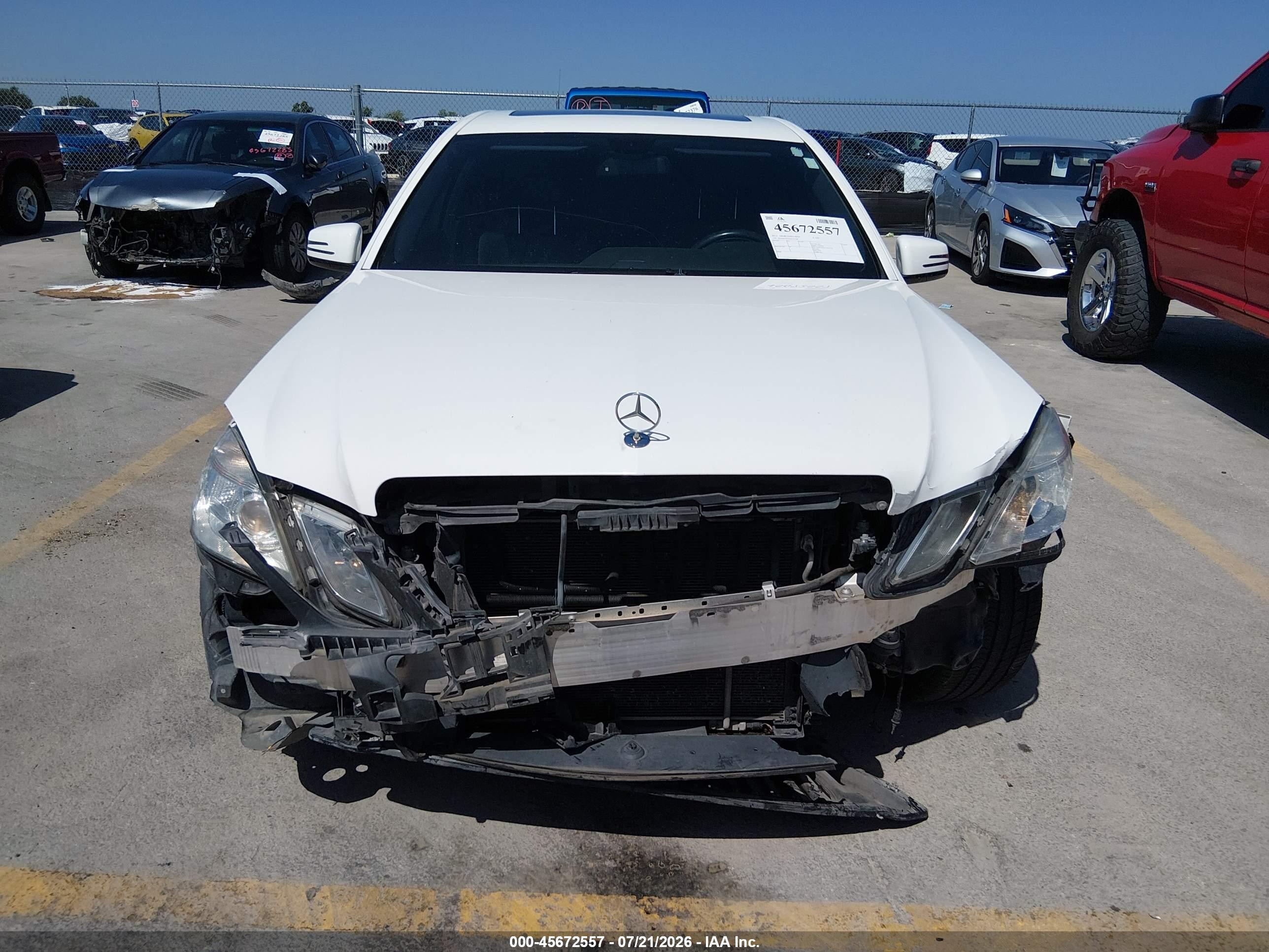 2013 Mercedes-benz E 350   White vin: WDDHF5KB3DA732366