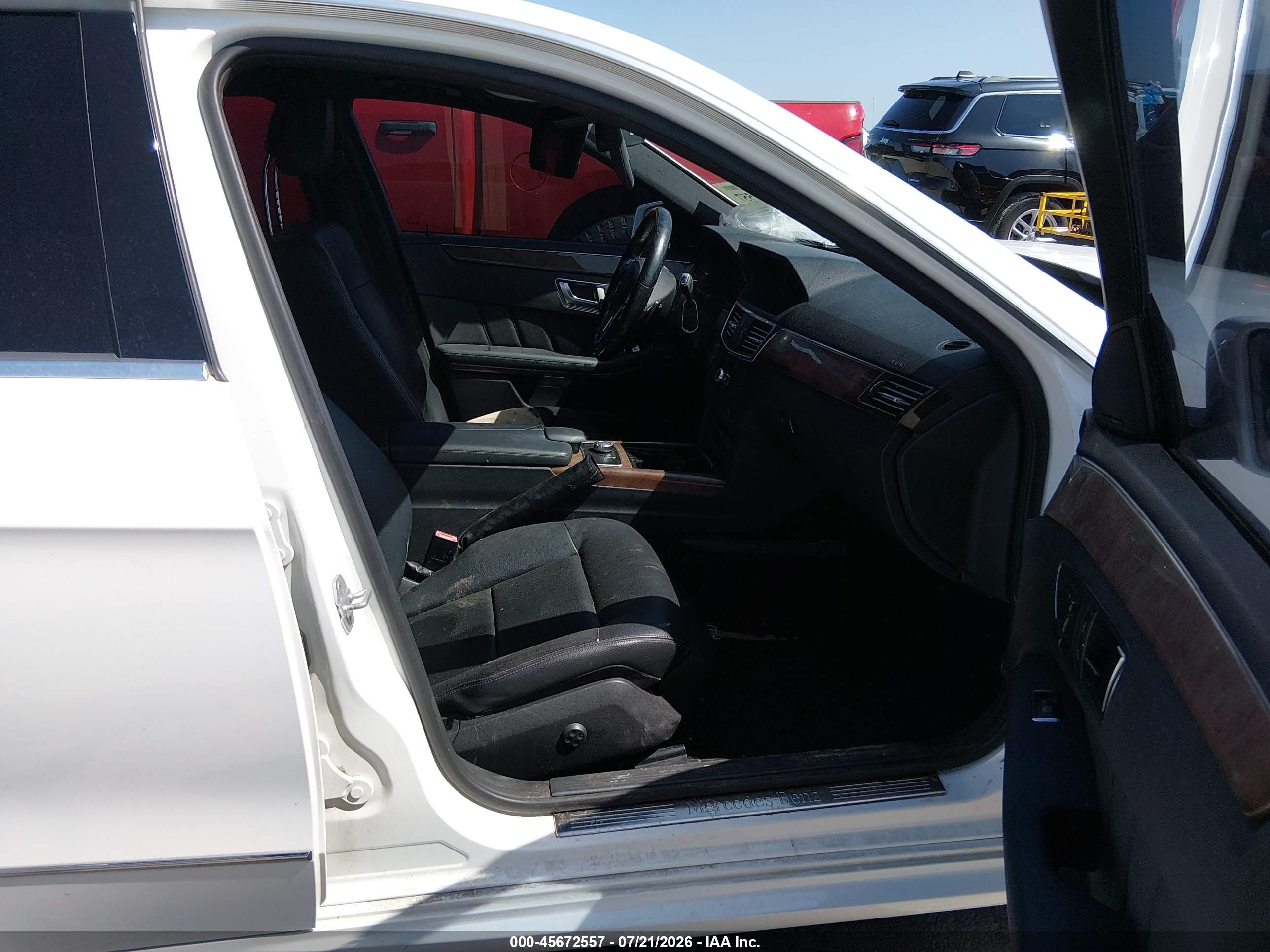 2013 Mercedes-benz E 350   White vin: WDDHF5KB3DA732366
