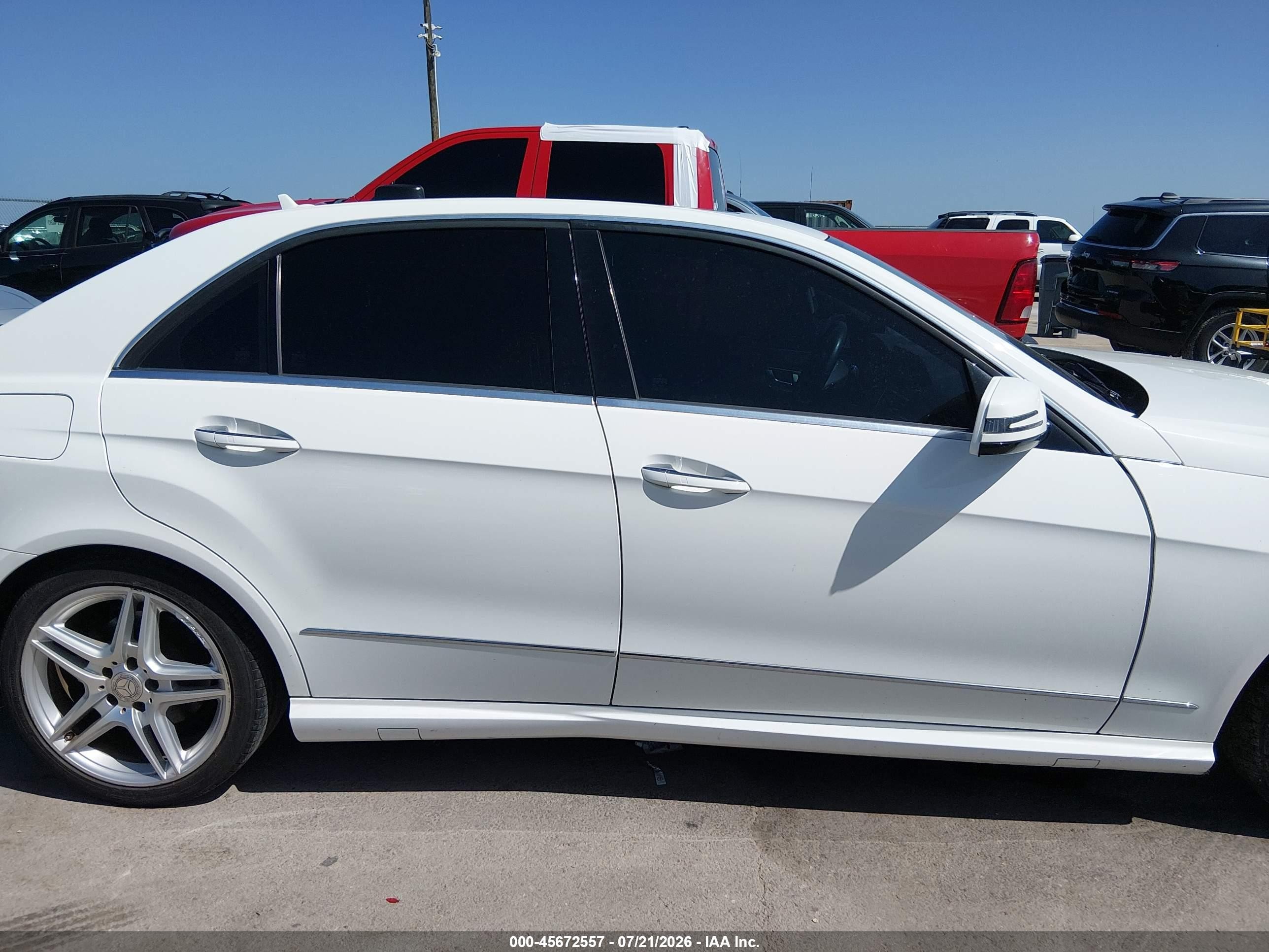 2013 Mercedes-benz E 350   White vin: WDDHF5KB3DA732366