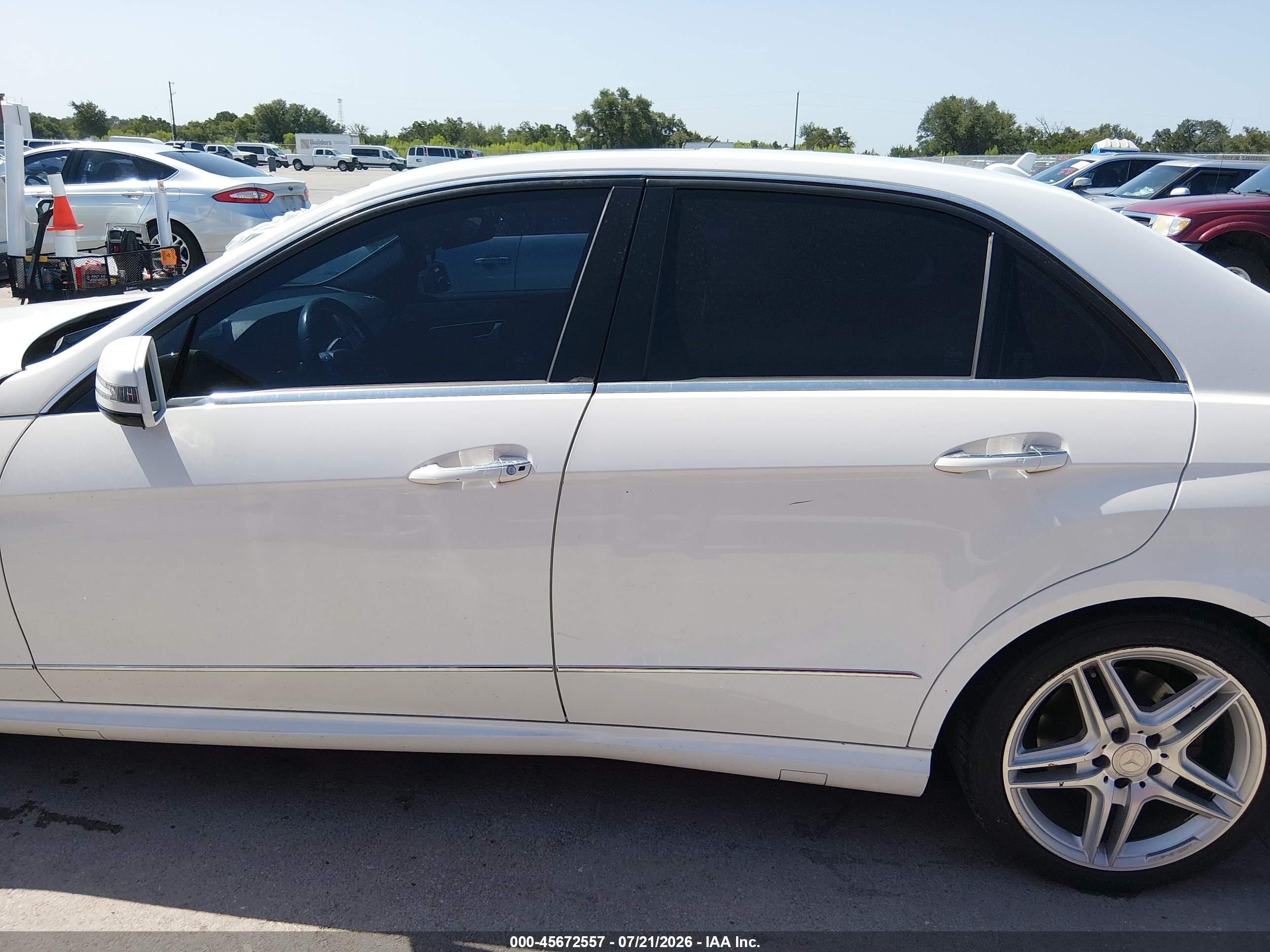 2013 Mercedes-benz E 350   White vin: WDDHF5KB3DA732366