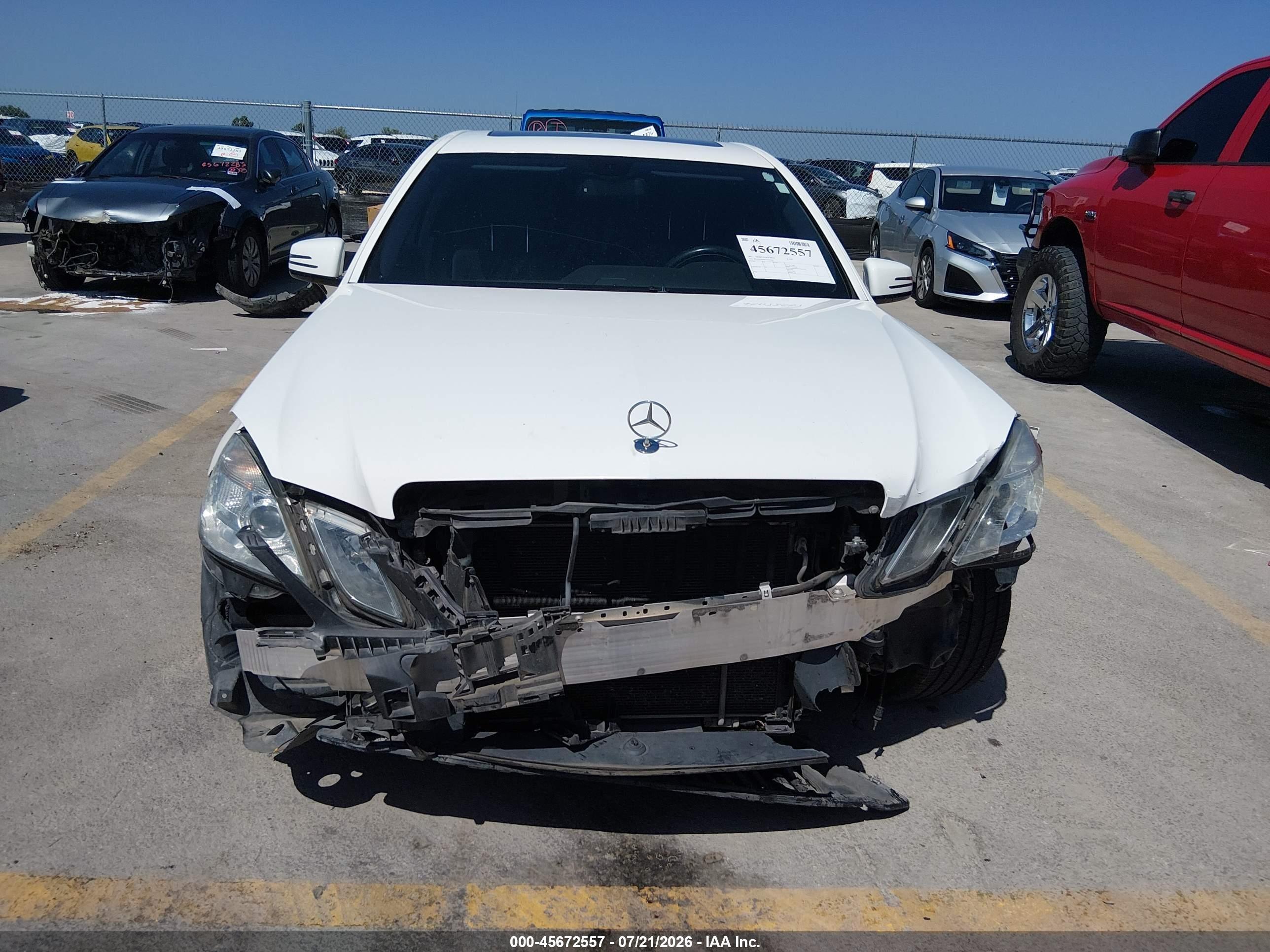 2013 Mercedes-benz E 350   White vin: WDDHF5KB3DA732366