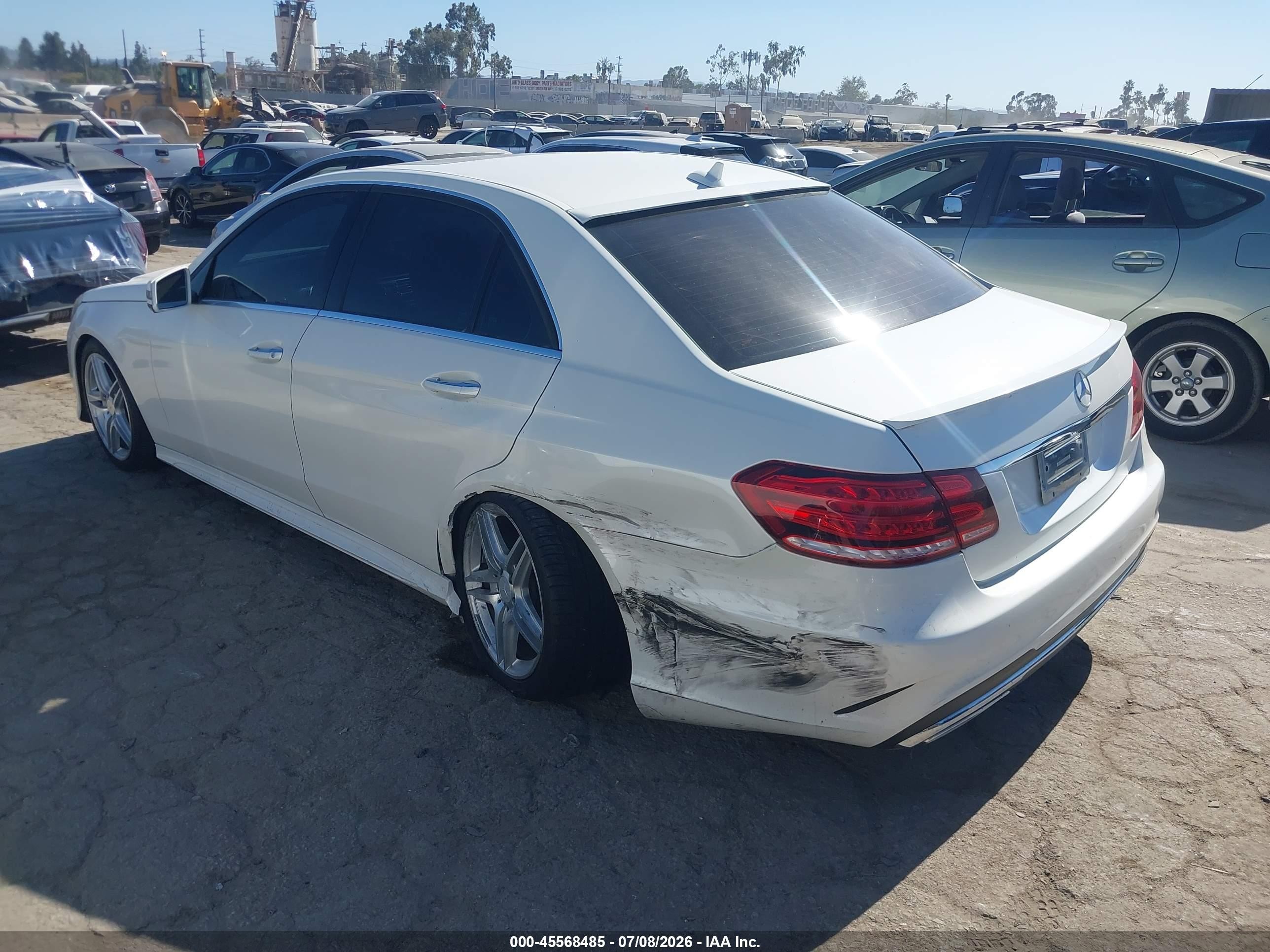 2014 Mercedes-benz E 350   Белый vin: WDDHF5KB3EA869471
