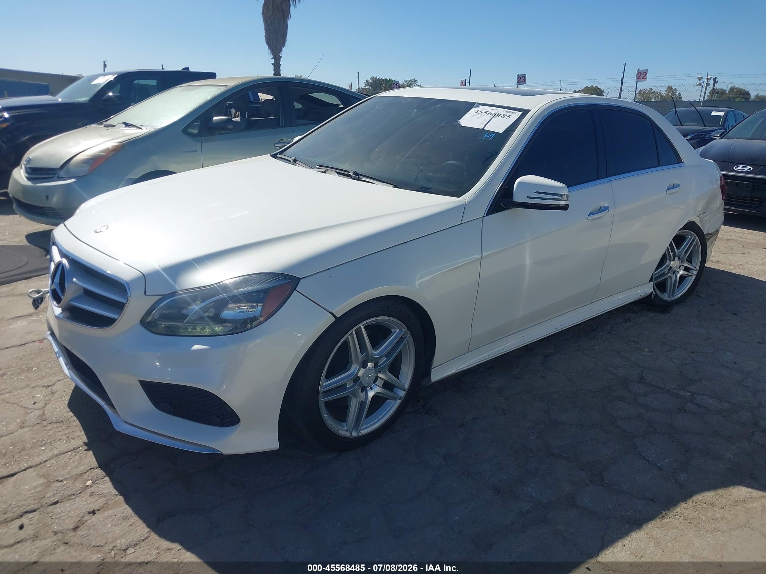 2014 Mercedes-benz E 350   Белый vin: WDDHF5KB3EA869471