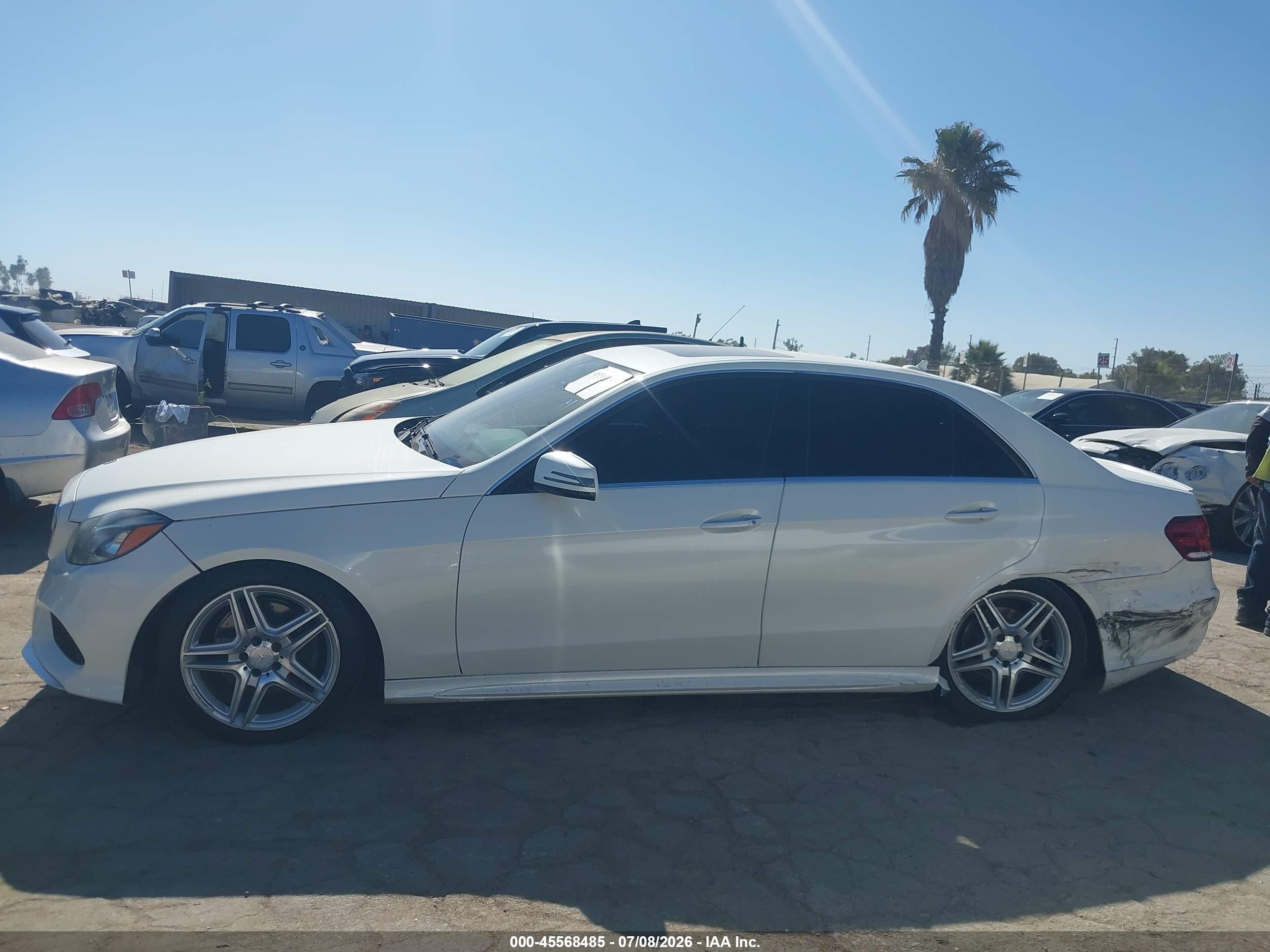 2014 Mercedes-benz E 350   Белый vin: WDDHF5KB3EA869471
